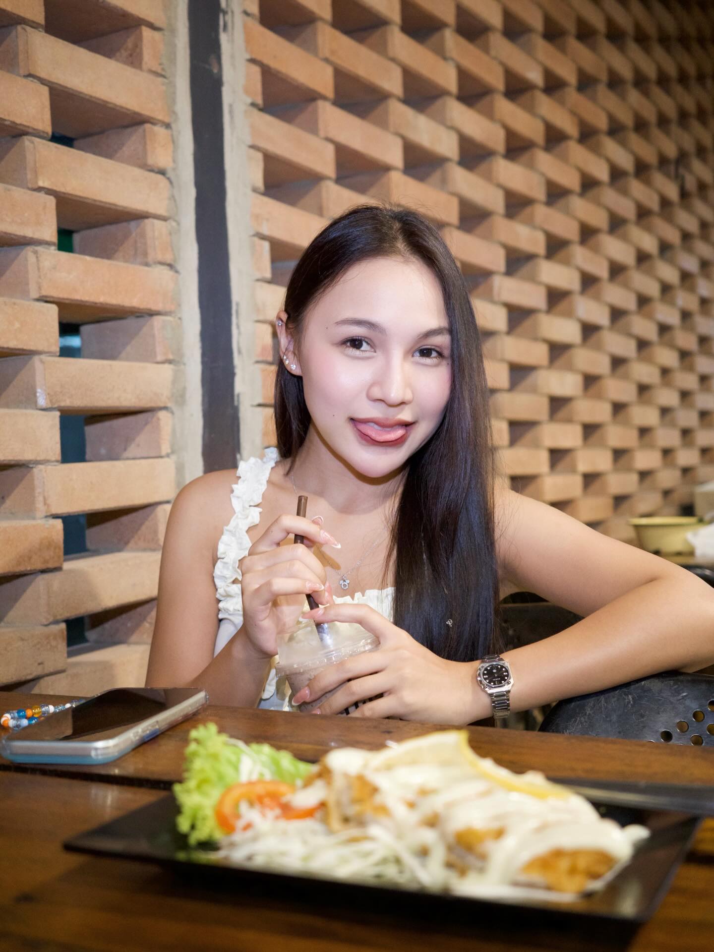 ลิลลี่ - นารีนาท เชื้อแหลม