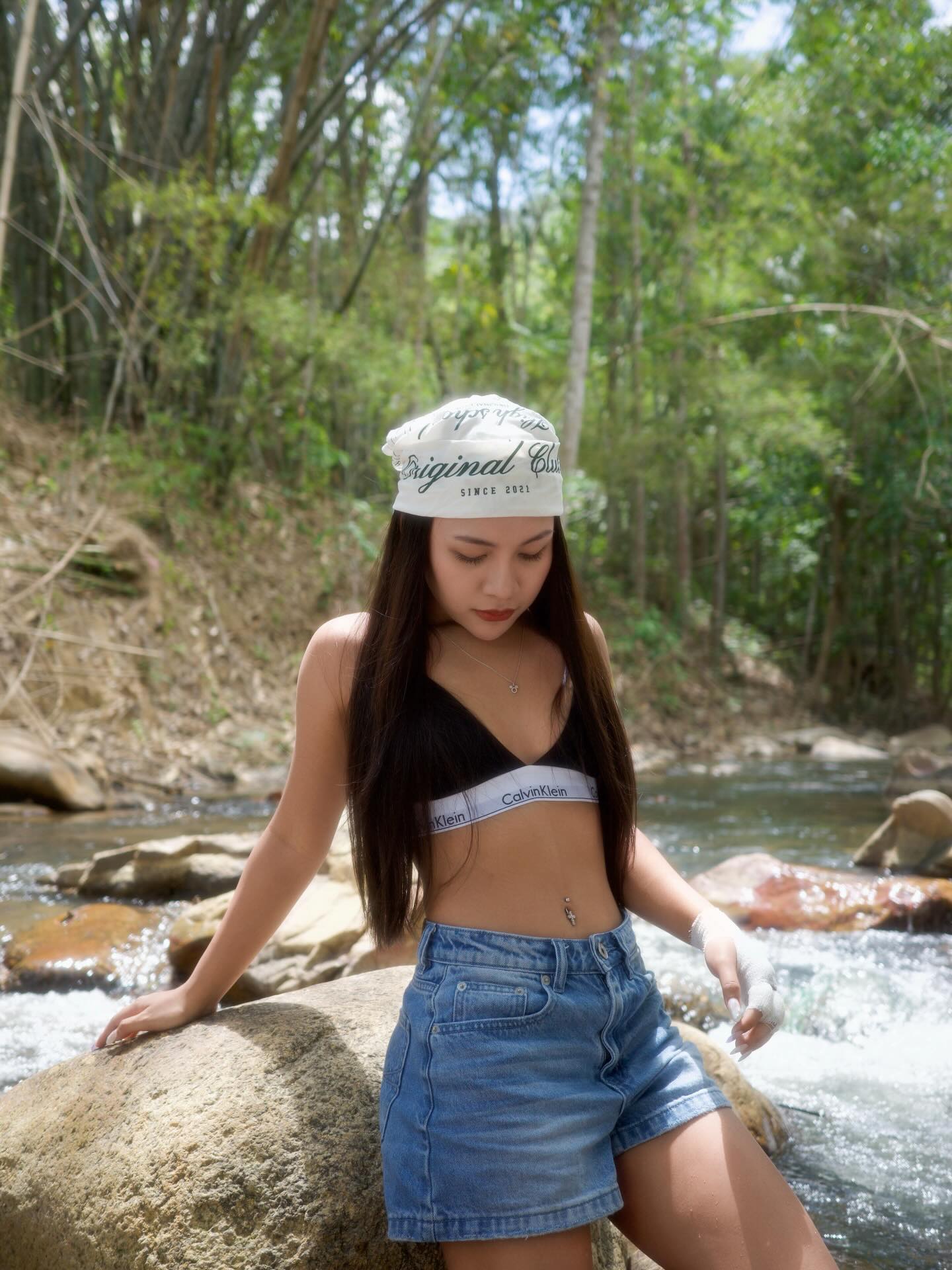 ลิลลี่ - นารีนาท เชื้อแหลม