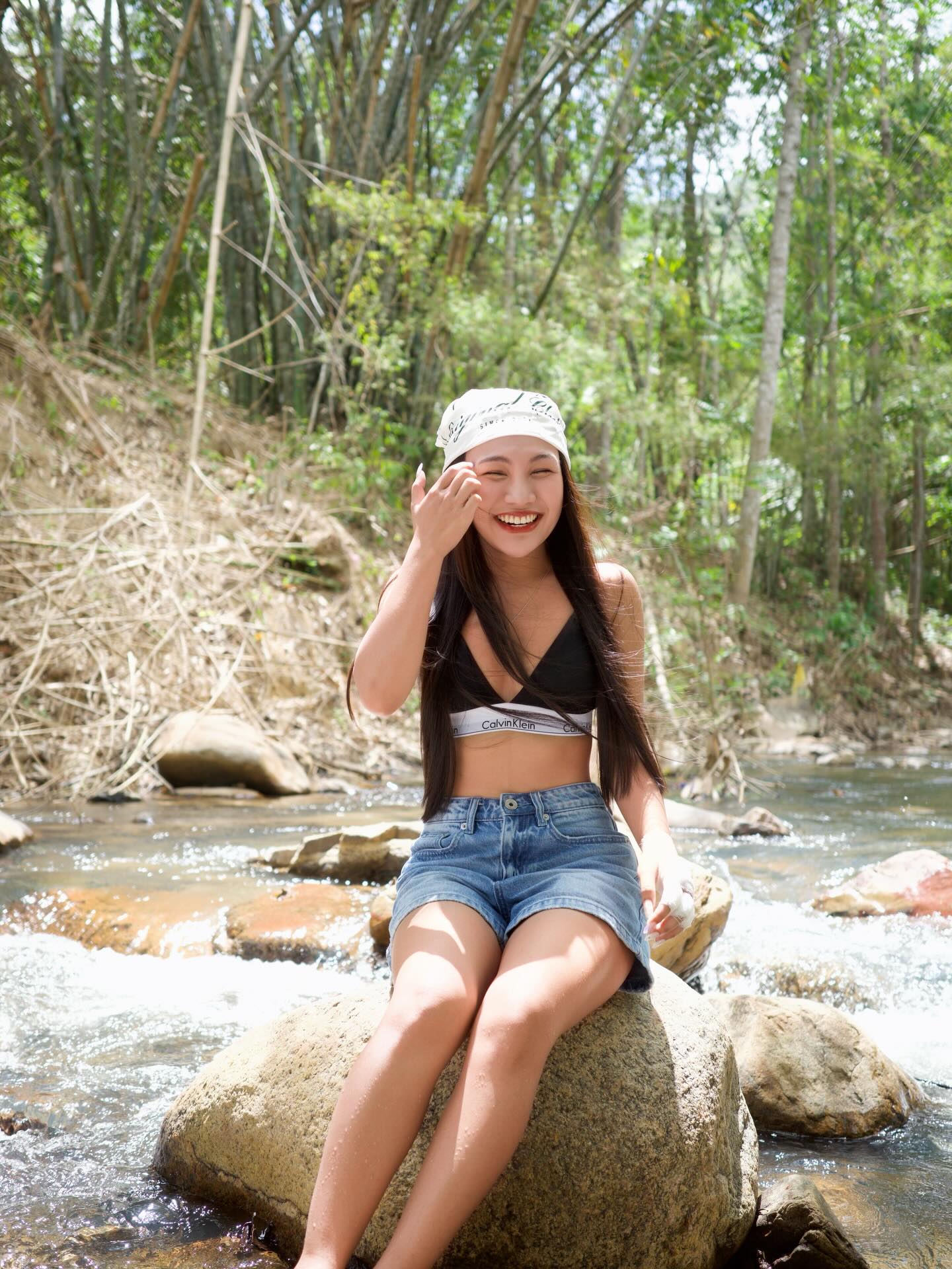 ลิลลี่ - นารีนาท เชื้อแหลม