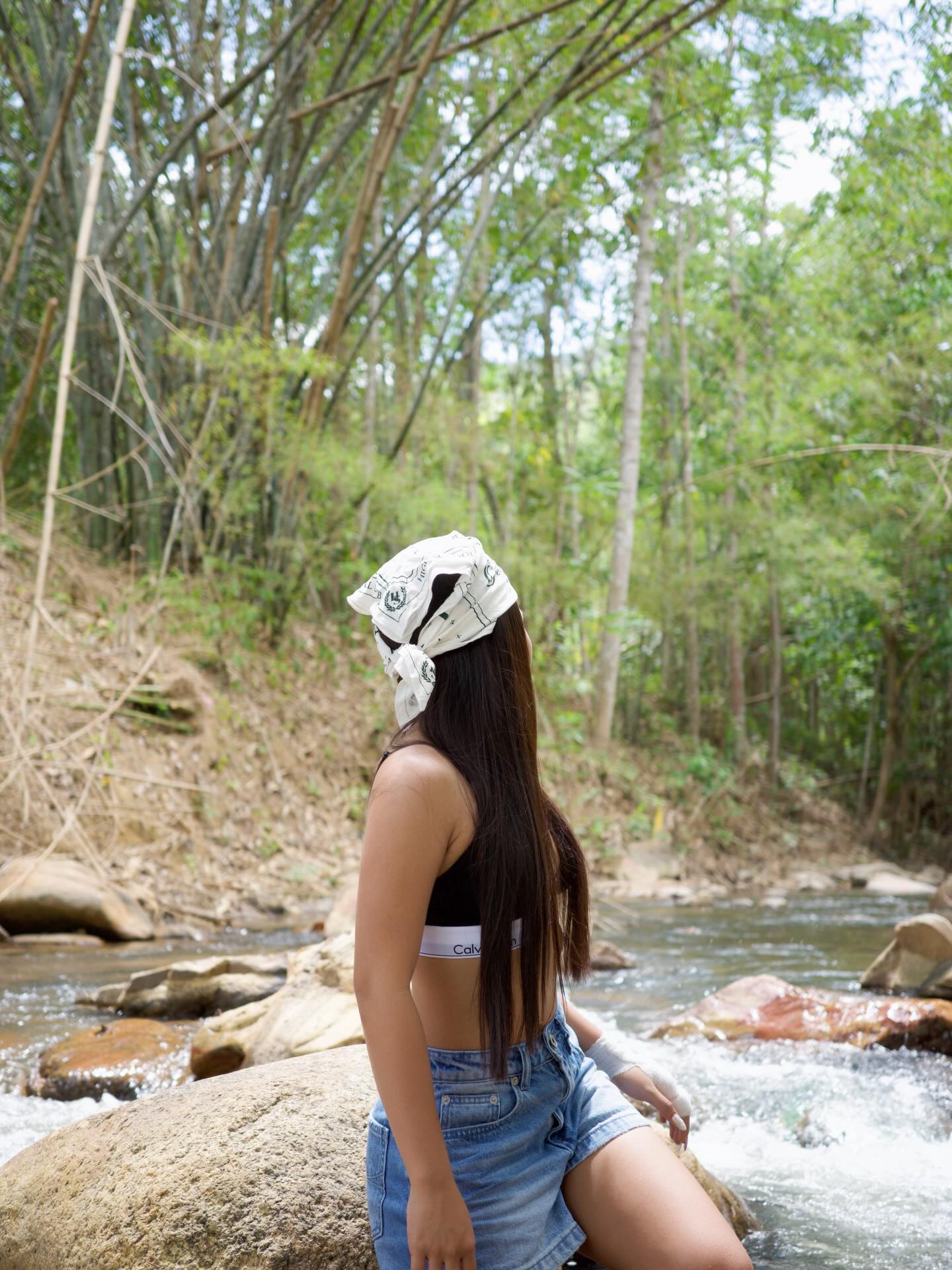 ลิลลี่ - นารีนาท เชื้อแหลม