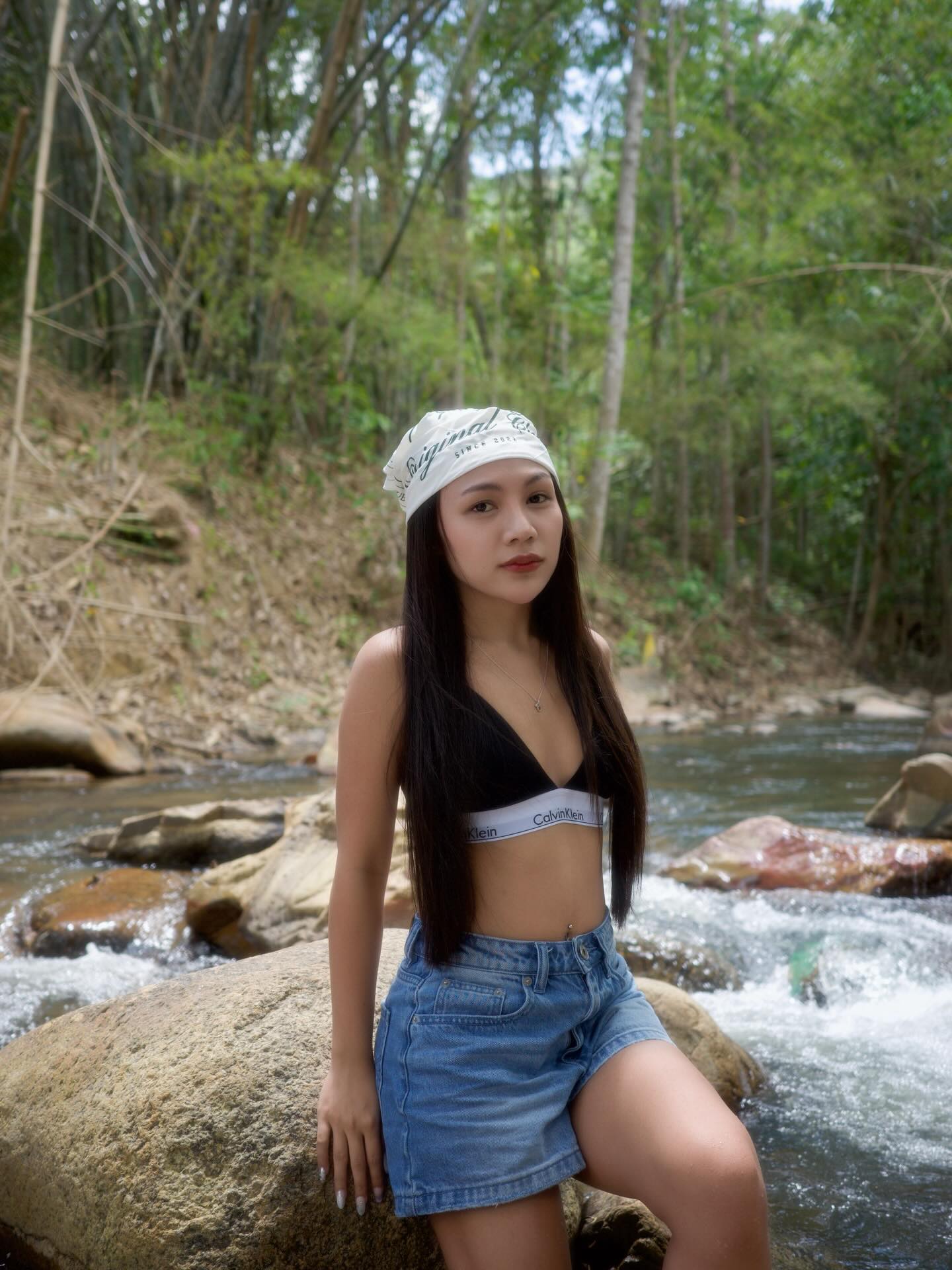 ลิลลี่ - นารีนาท เชื้อแหลม