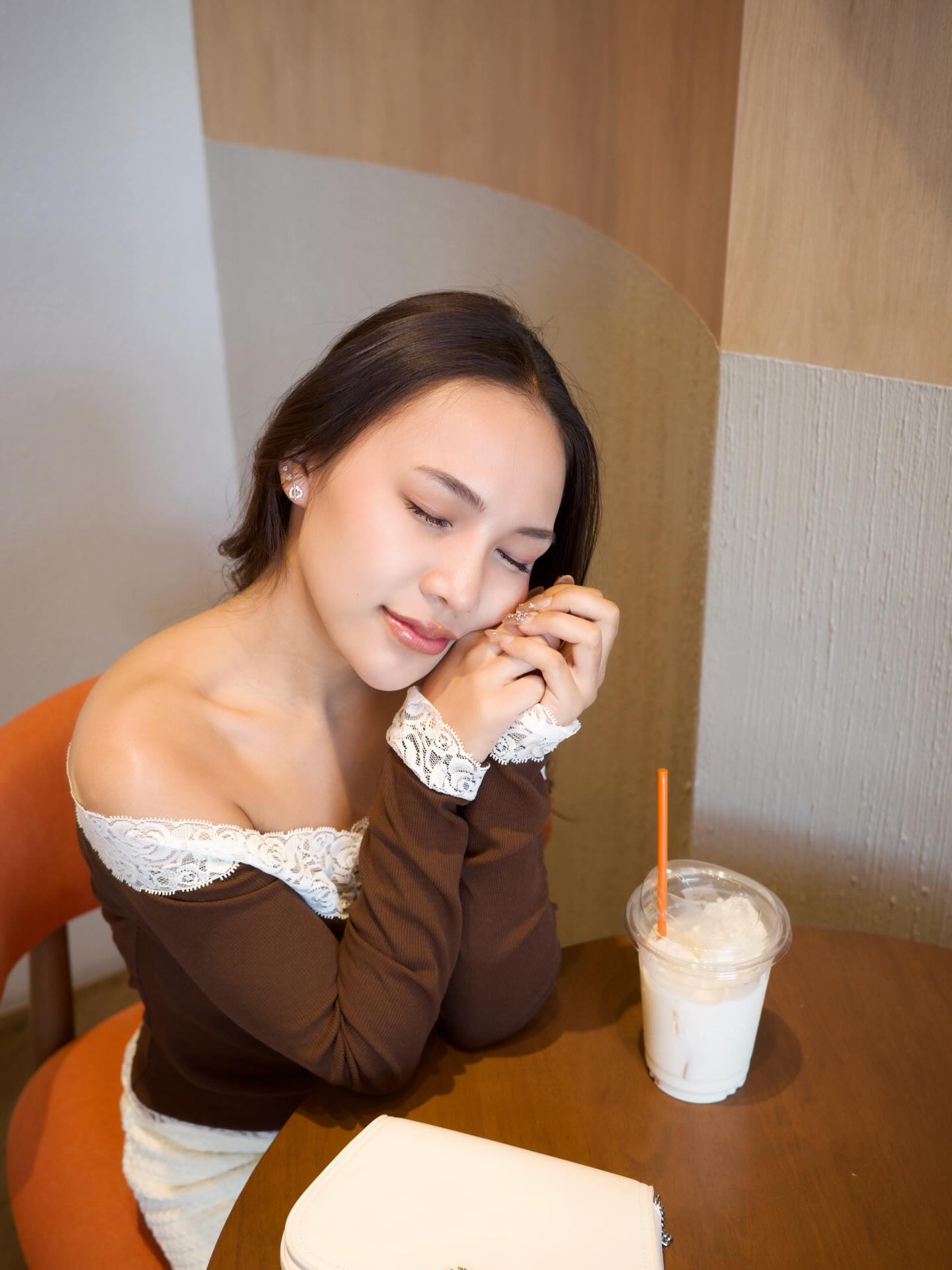 ลิลลี่ - นารีนาท เชื้อแหลม