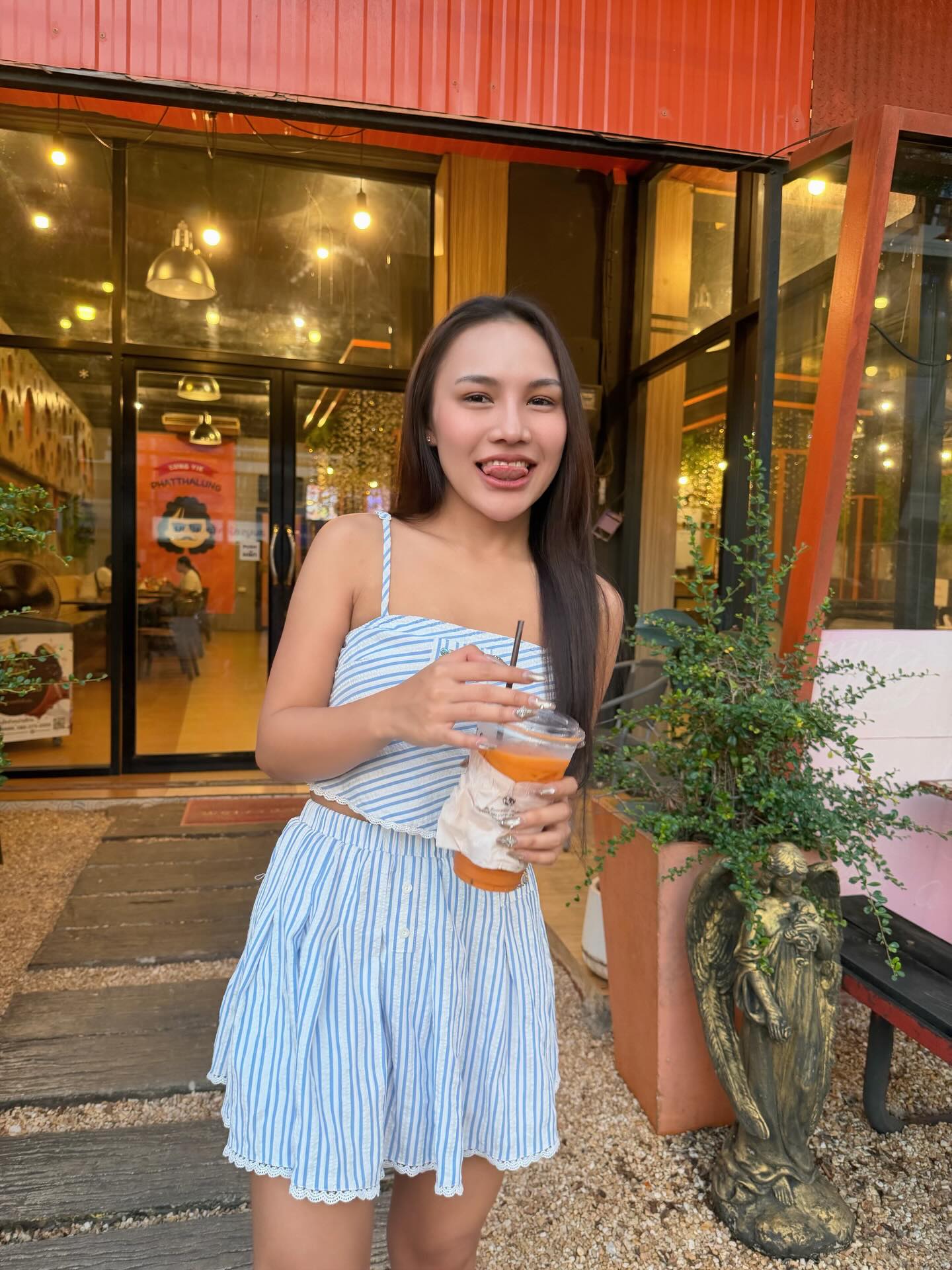 ลิลลี่ - นารีนาท เชื้อแหลม