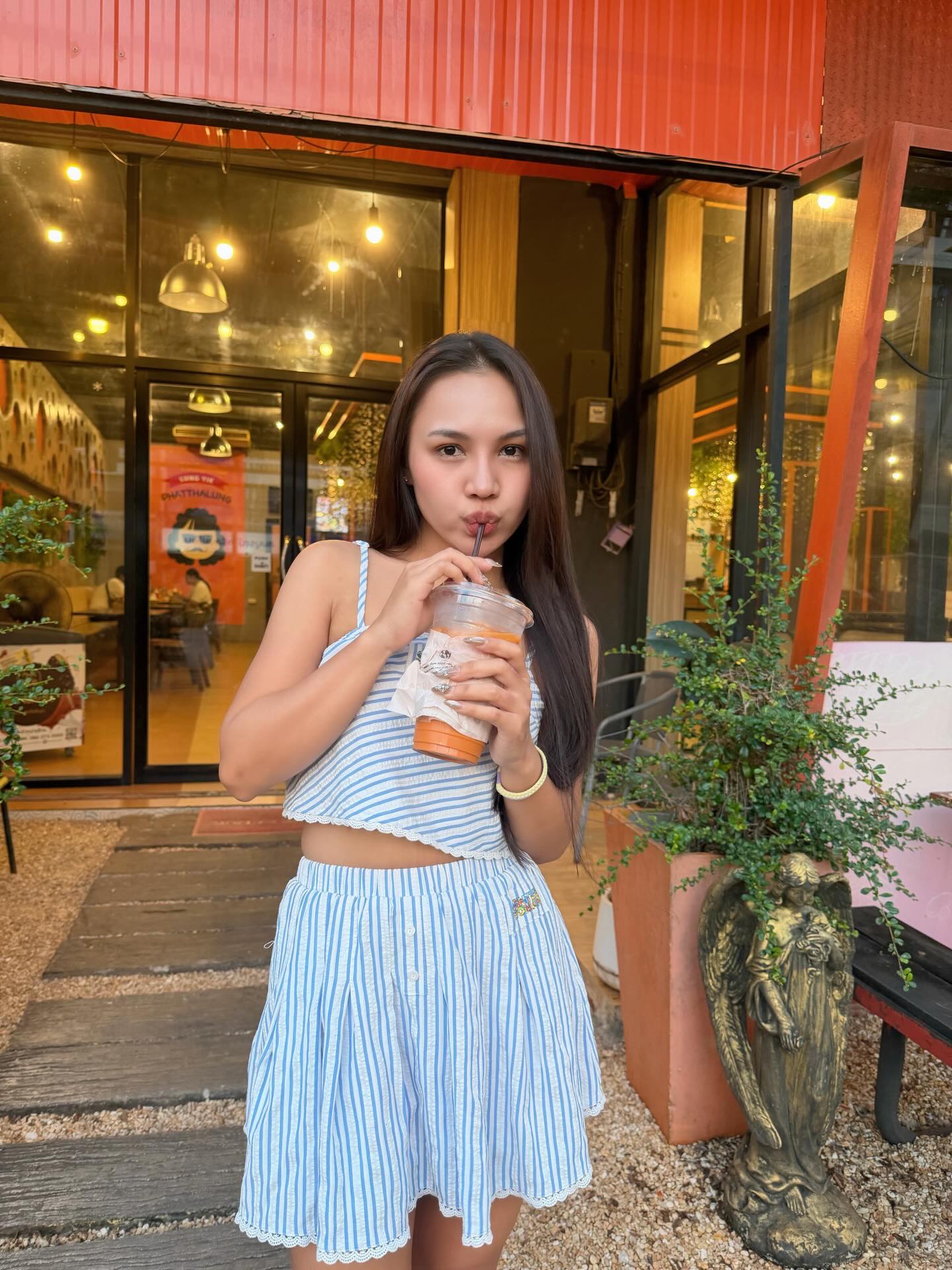 ลิลลี่ - นารีนาท เชื้อแหลม