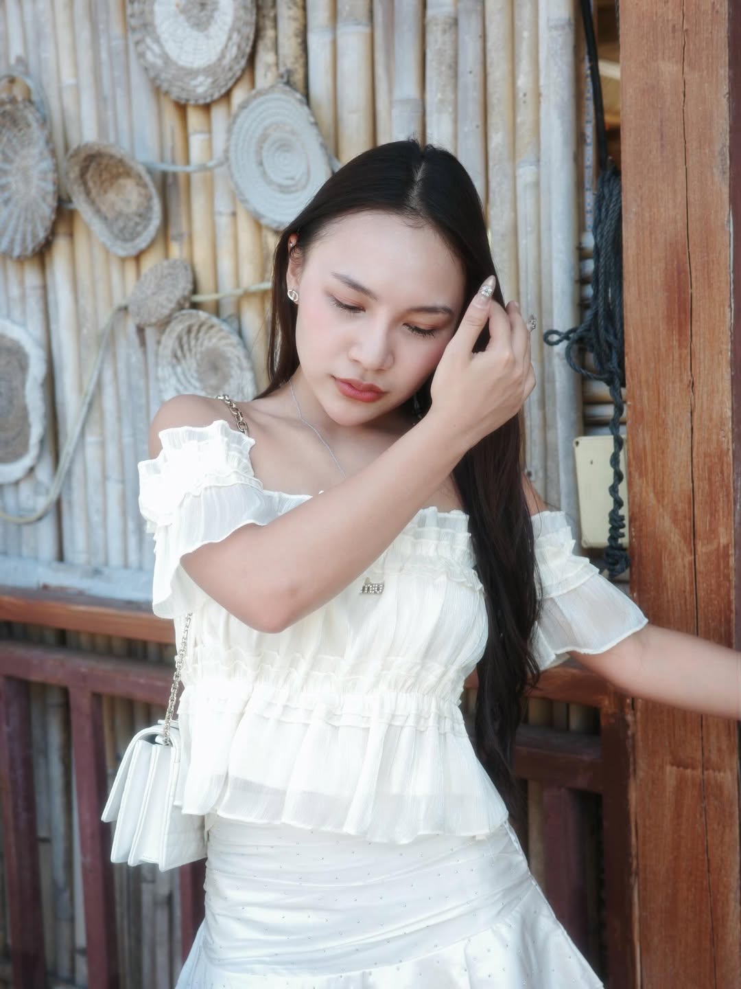 ลิลลี่ - นารีนาท เชื้อแหลม