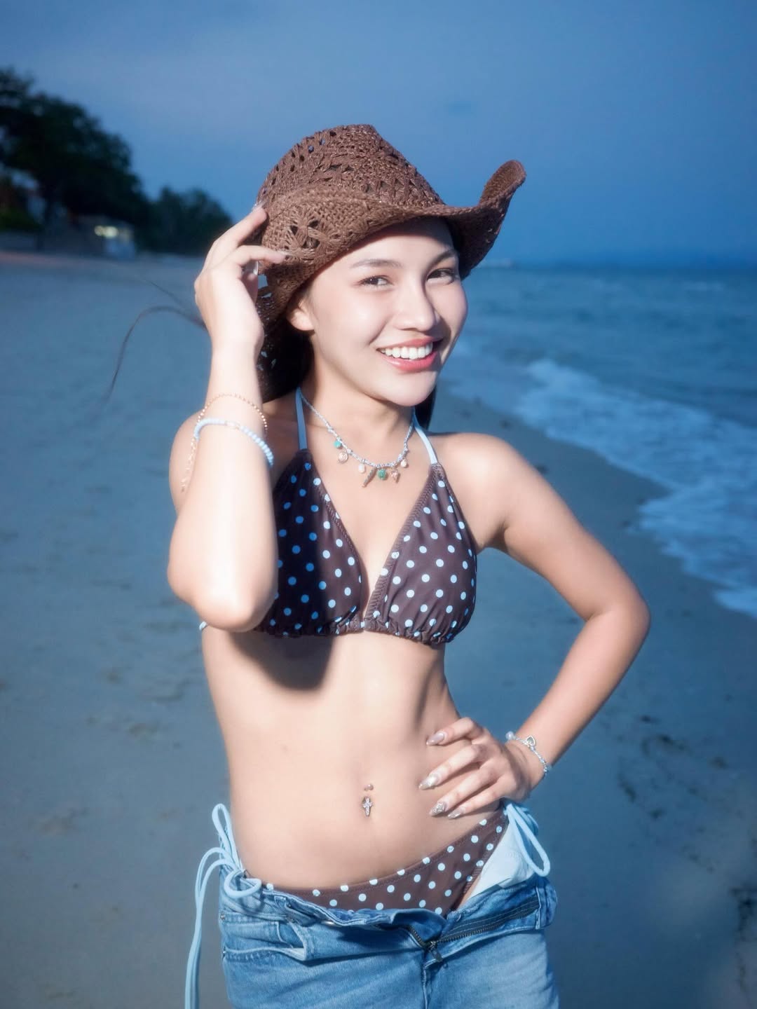ลิลลี่ - นารีนาท เชื้อแหลม