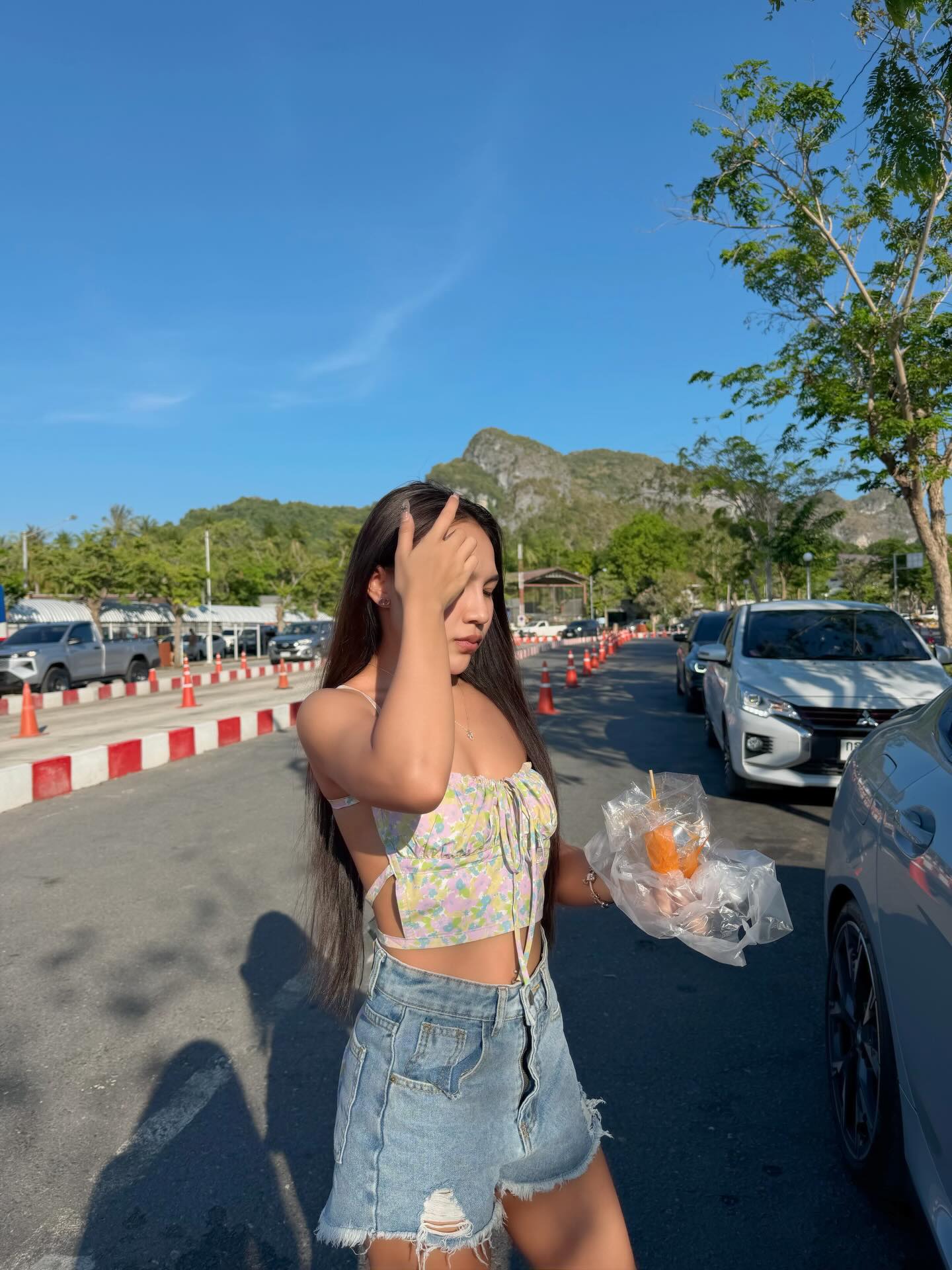 ลิลลี่ - นารีนาท เชื้อแหลม