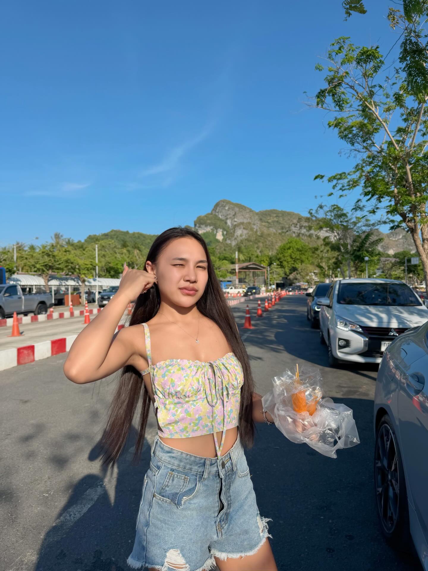 ลิลลี่ - นารีนาท เชื้อแหลม