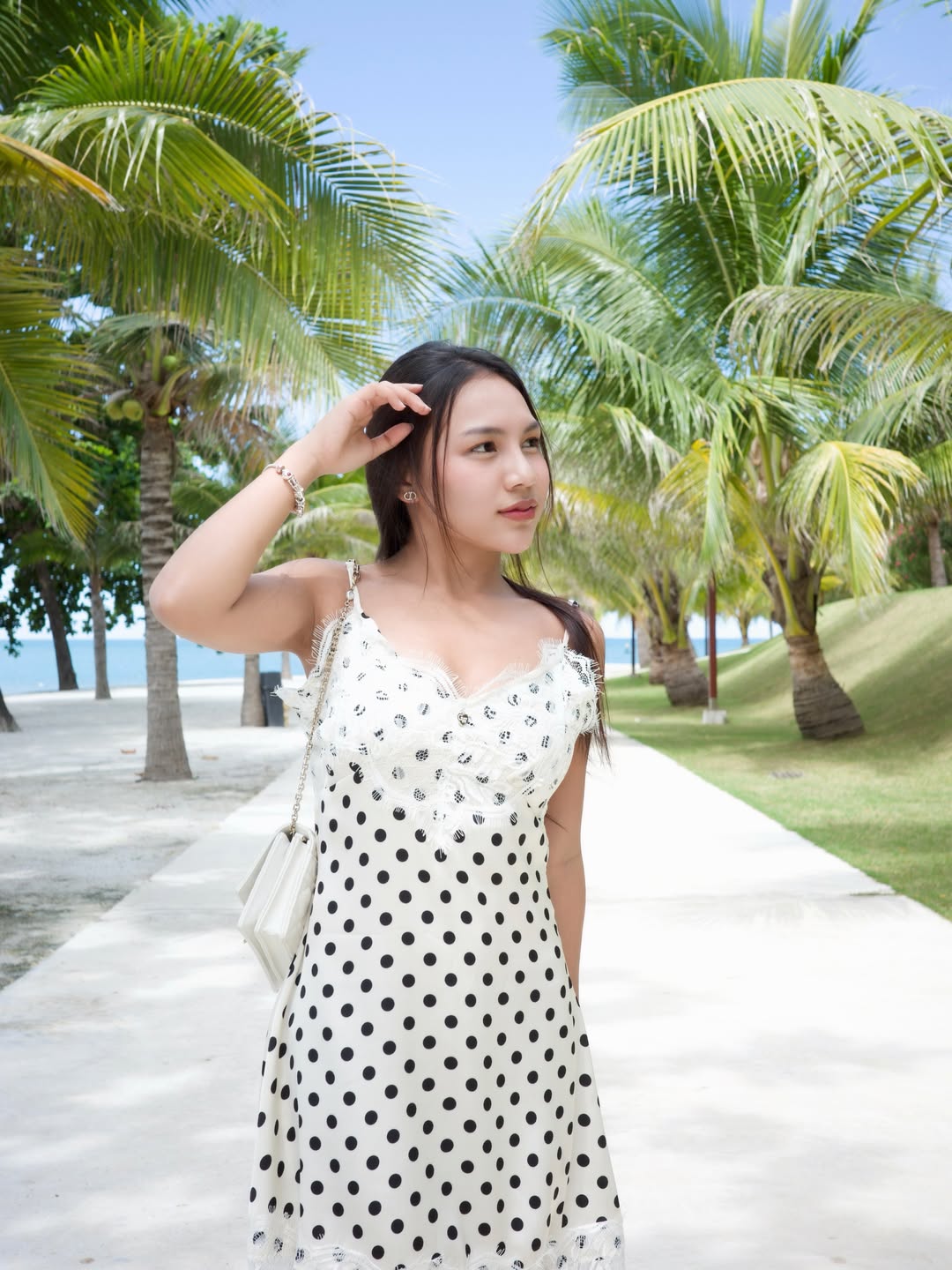 ลิลลี่ - นารีนาท เชื้อแหลม
