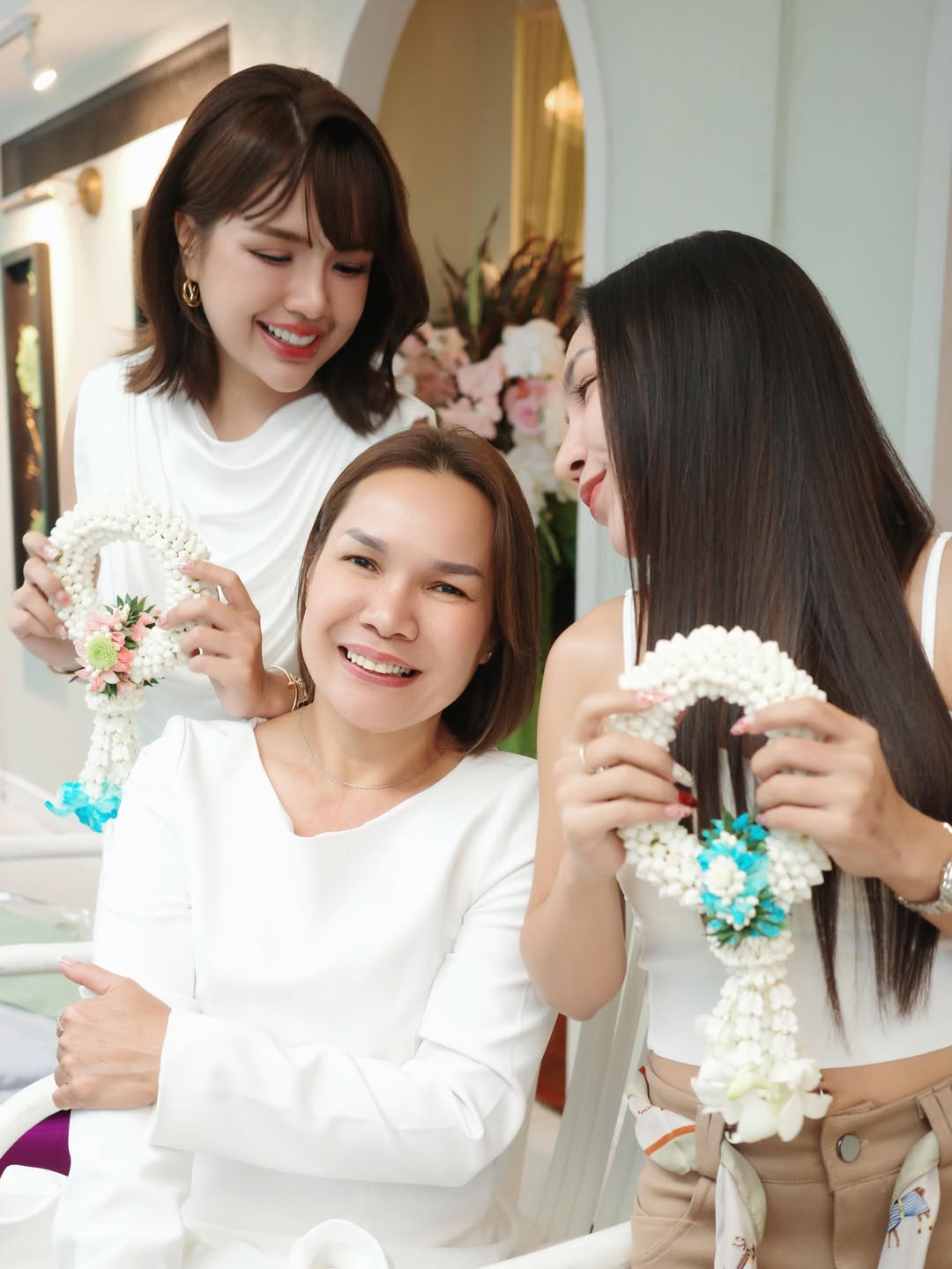 ลิลลี่ - นารีนาท เชื้อแหลม