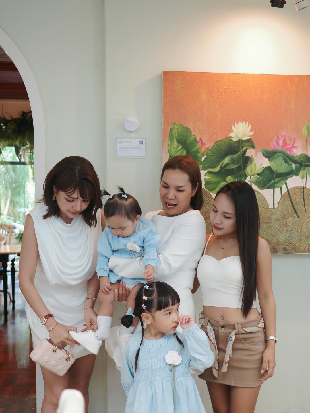ลิลลี่ - นารีนาท เชื้อแหลม
