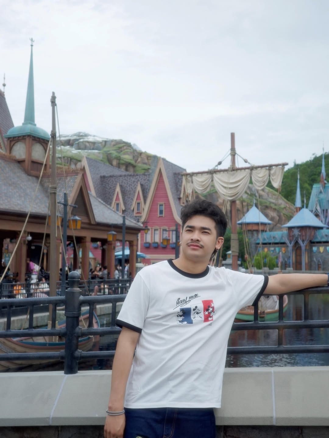 ลิลลี่ - นารีนาท เชื้อแหลม