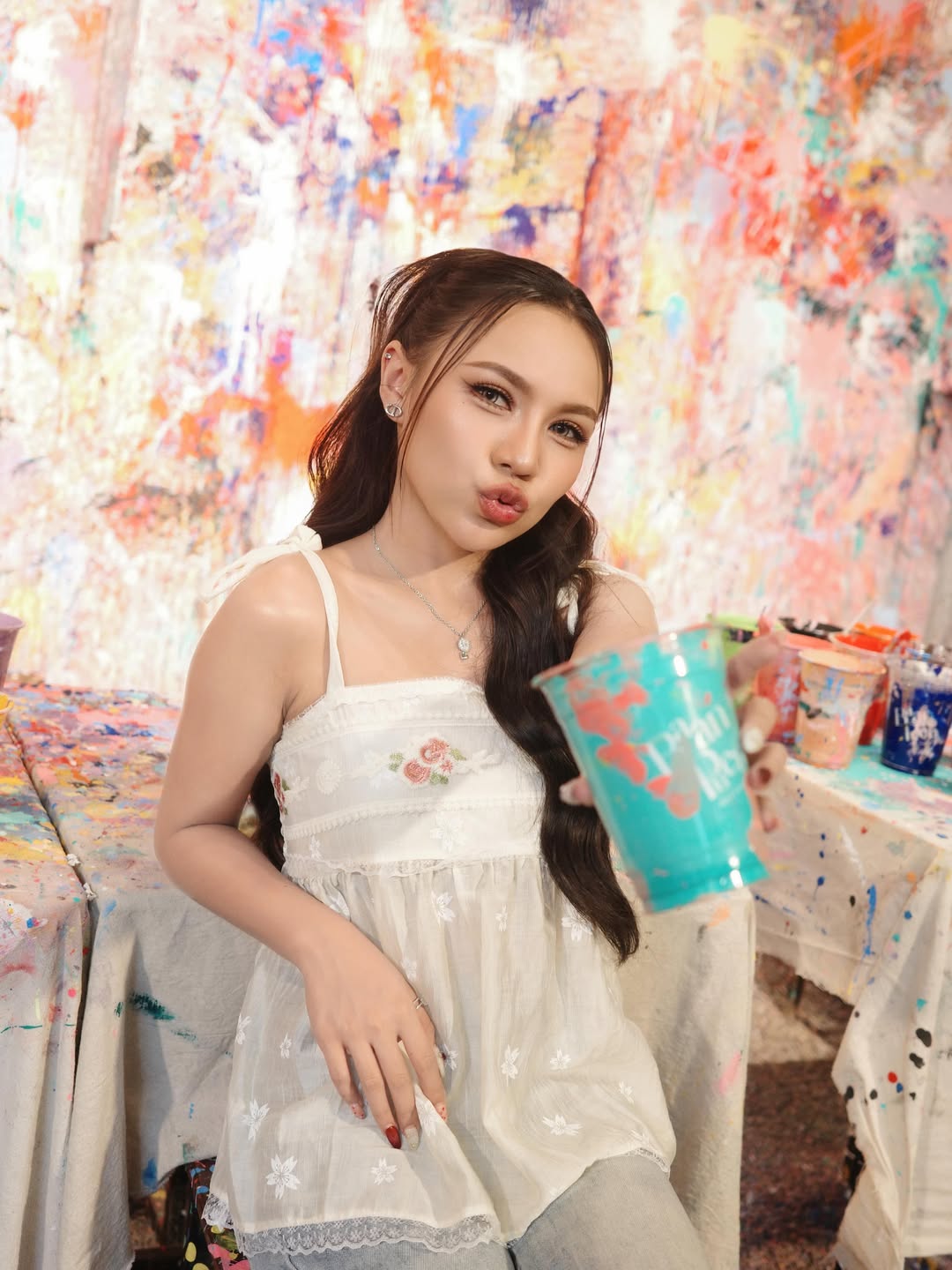 ลิลลี่ - นารีนาท เชื้อแหลม