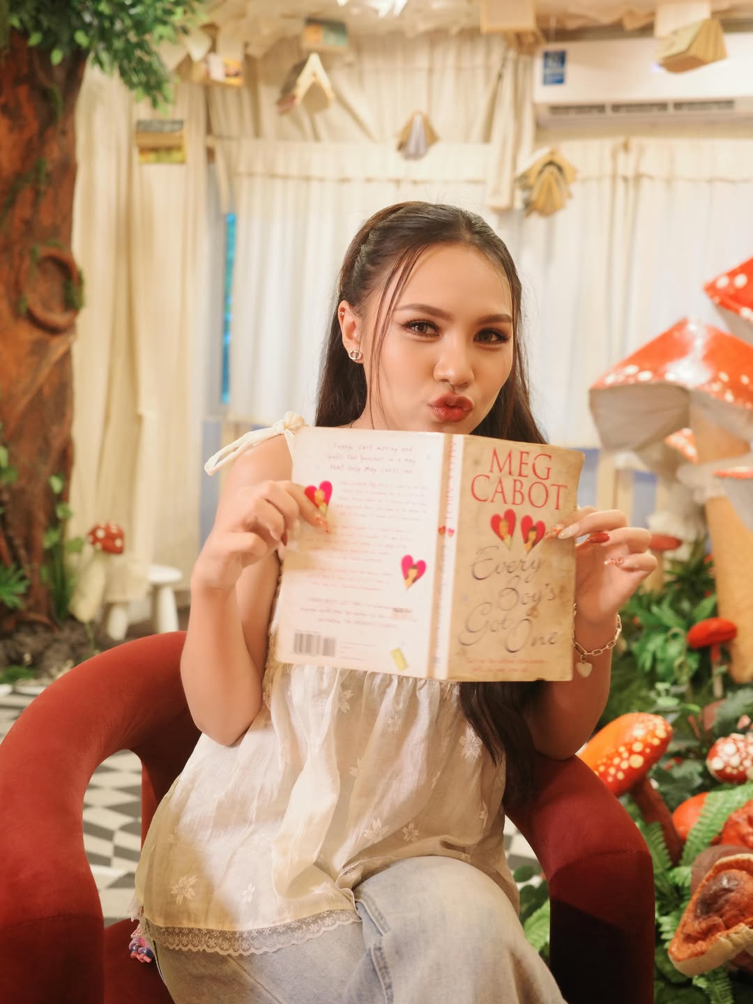 ลิลลี่ - นารีนาท เชื้อแหลม