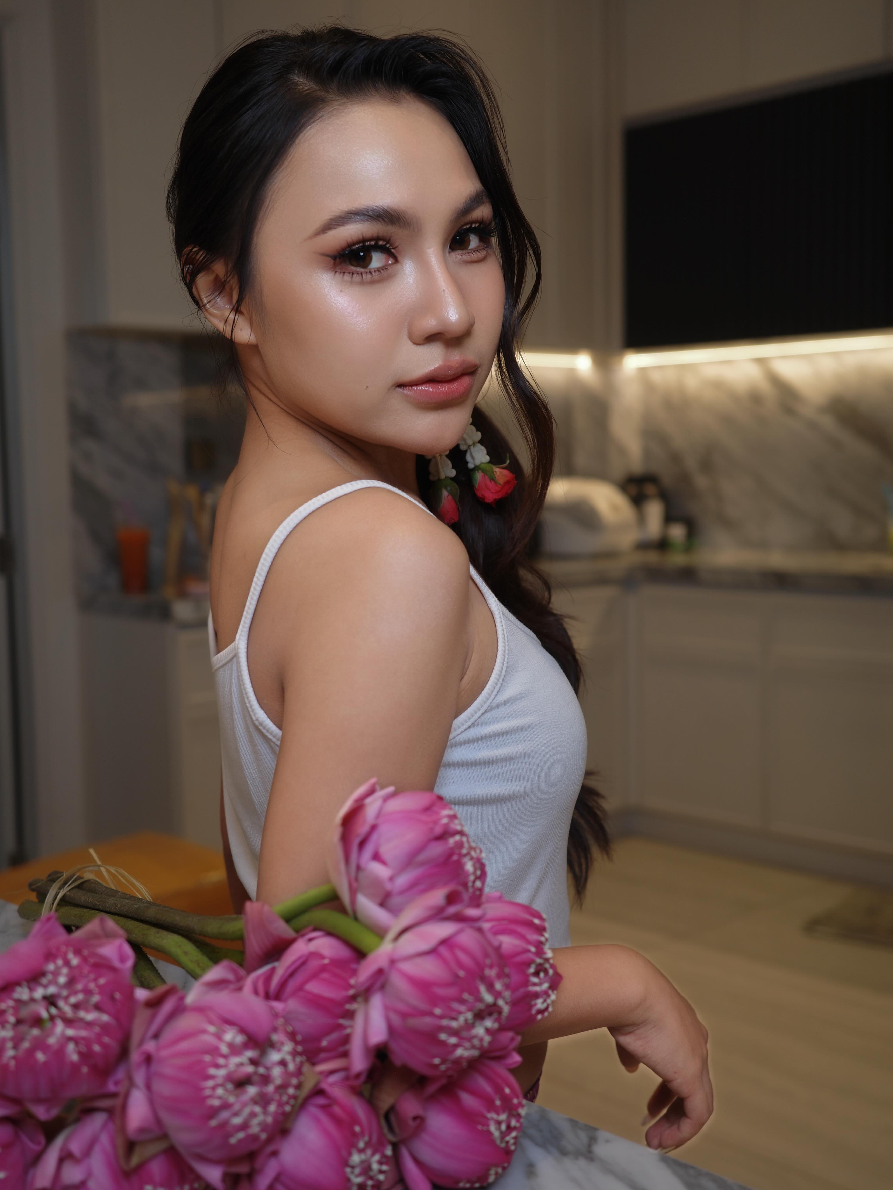 ลิลลี่ - นารีนาท เชื้อแหลม