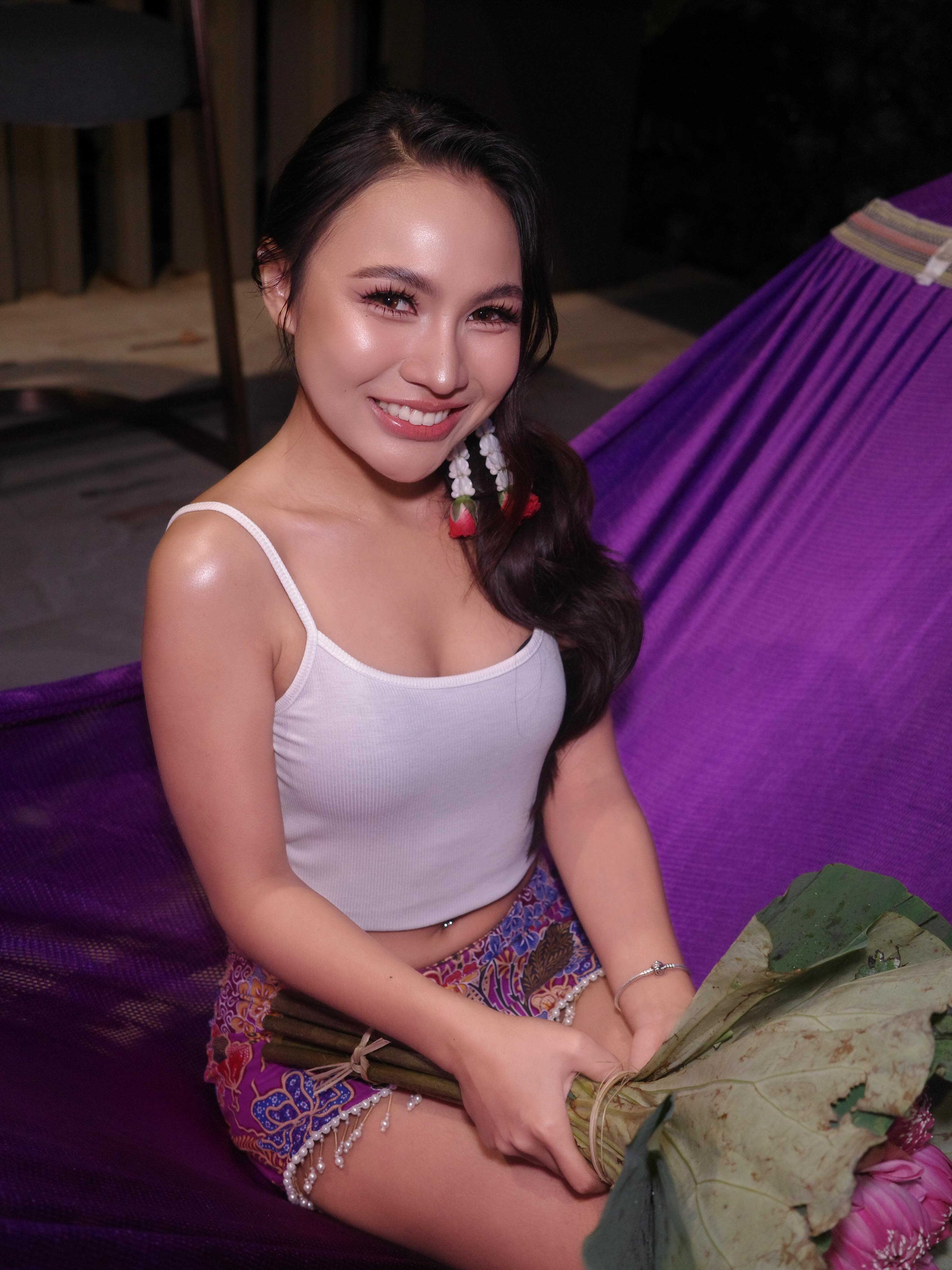 ลิลลี่ - นารีนาท เชื้อแหลม