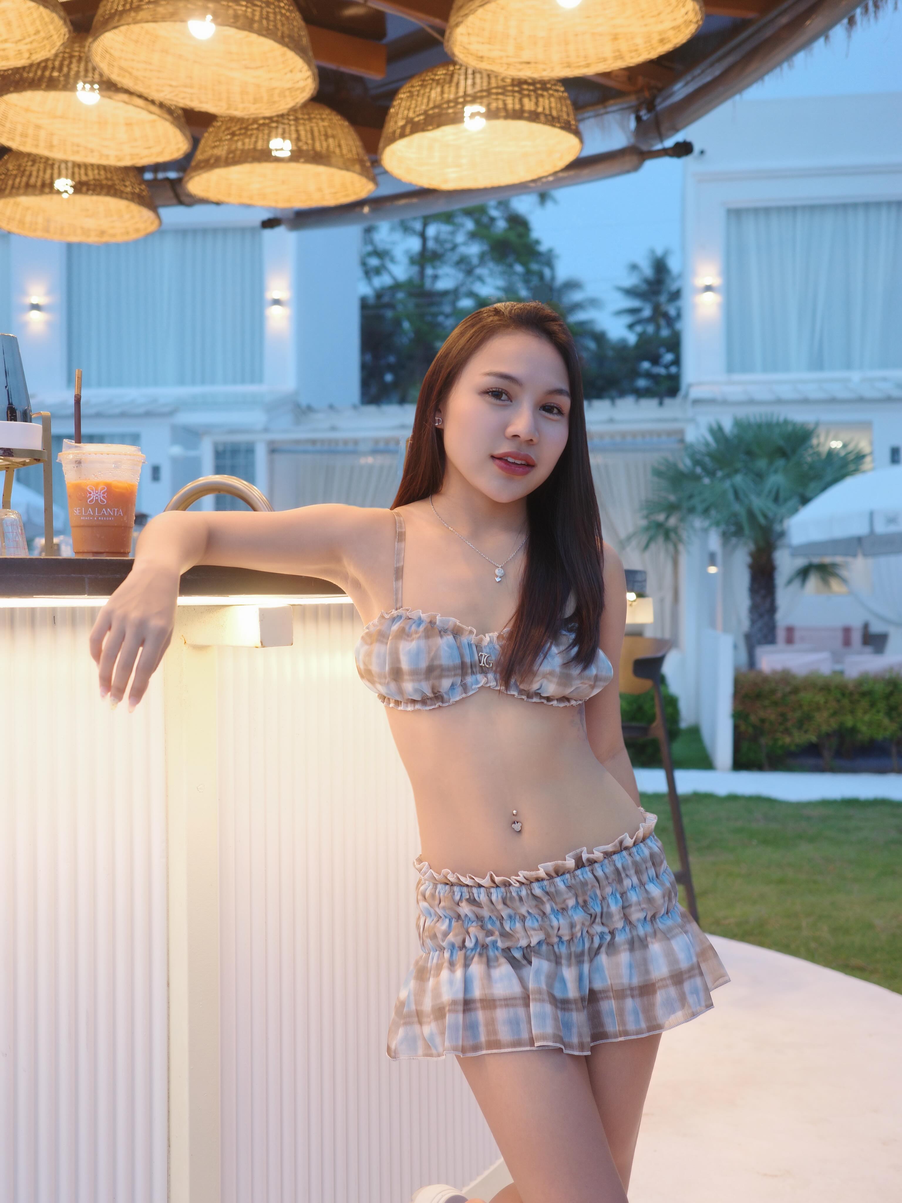 ลิลลี่ - นารีนาท เชื้อแหลม