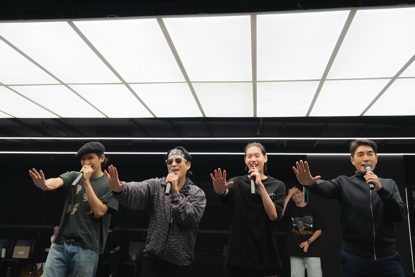 เบิร์ด - ธงไชย แมคอินไตย์