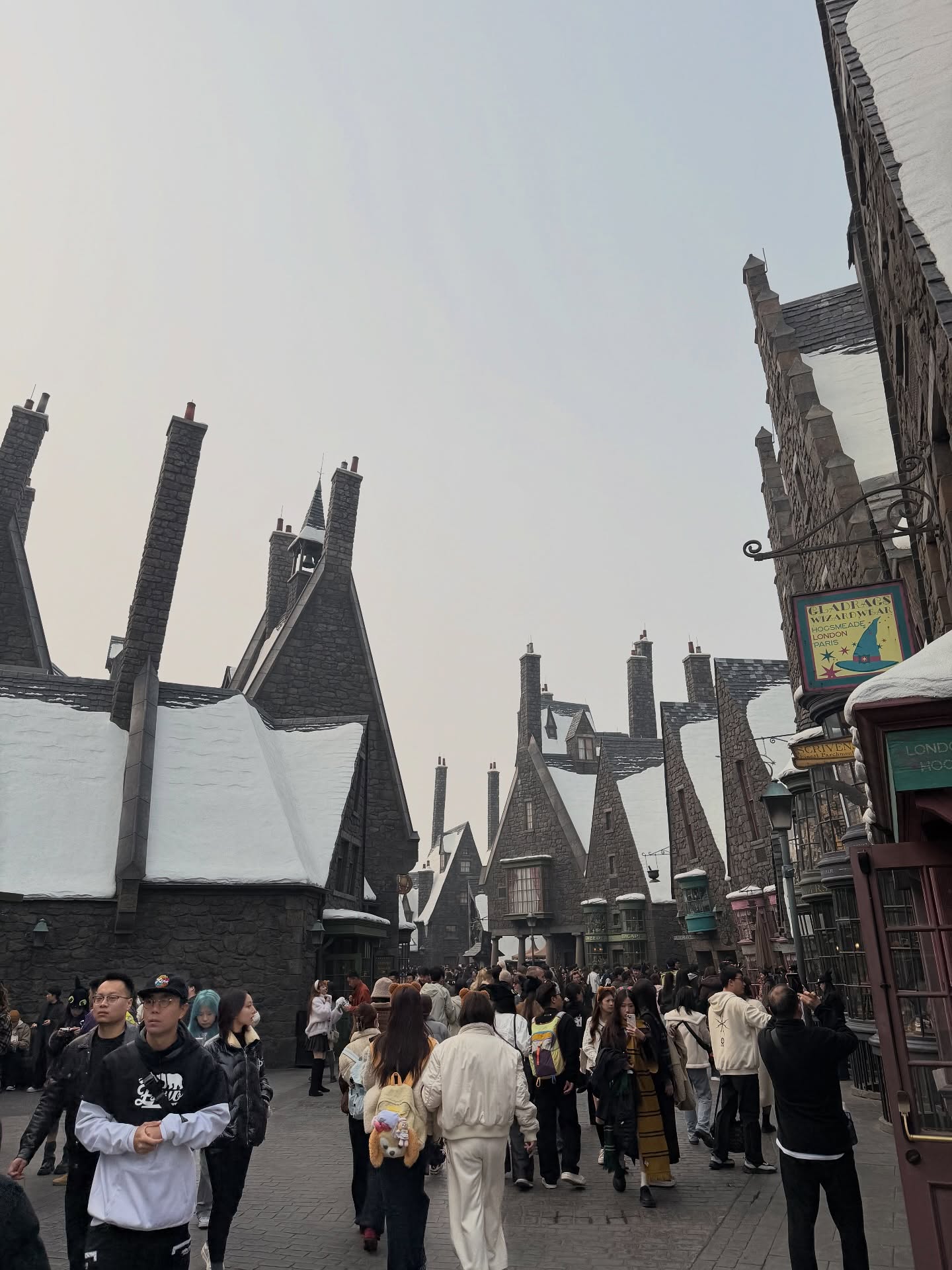 ต้น - ธนษิต จตุรภุช