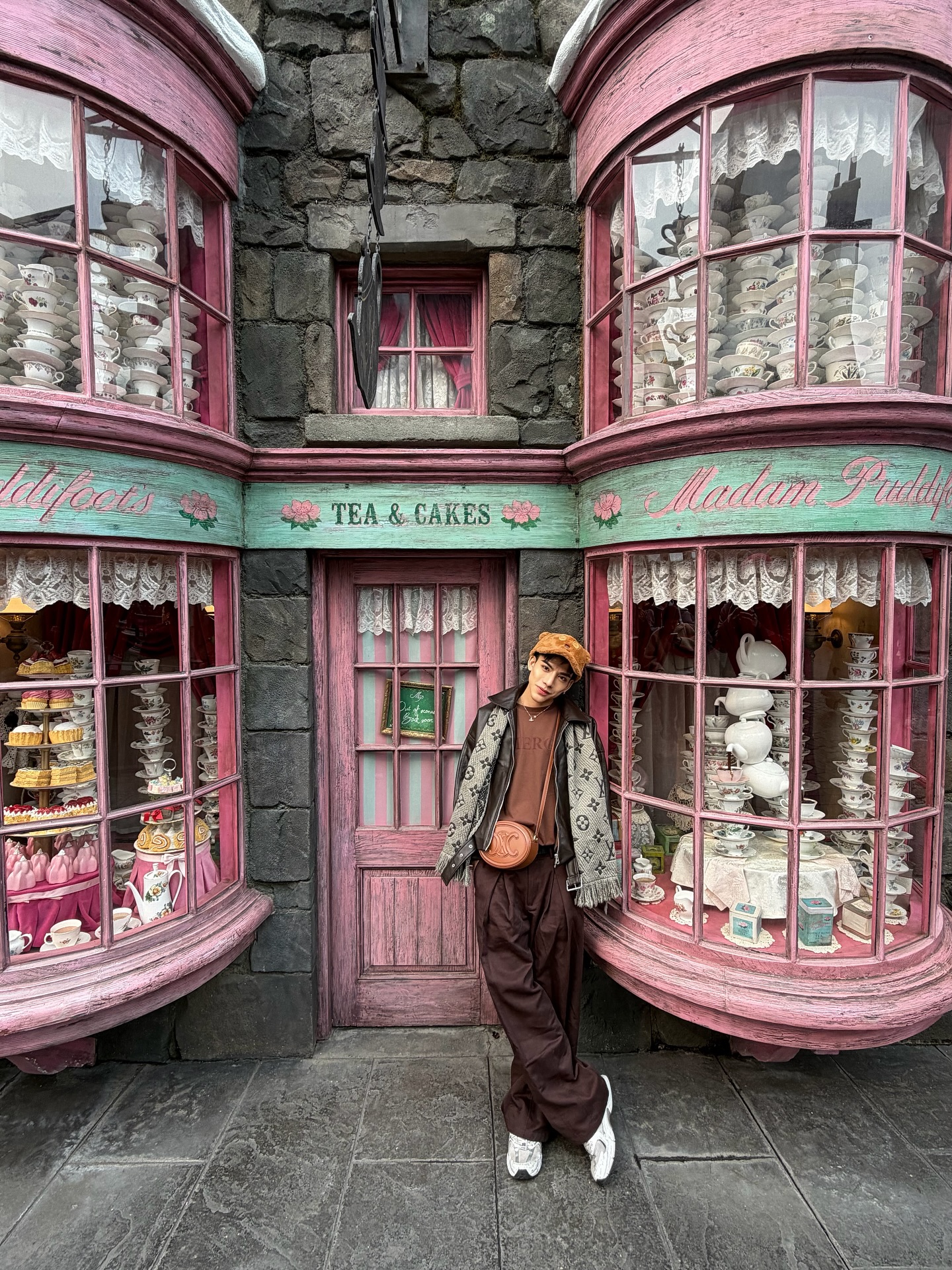 ต้น - ธนษิต จตุรภุช