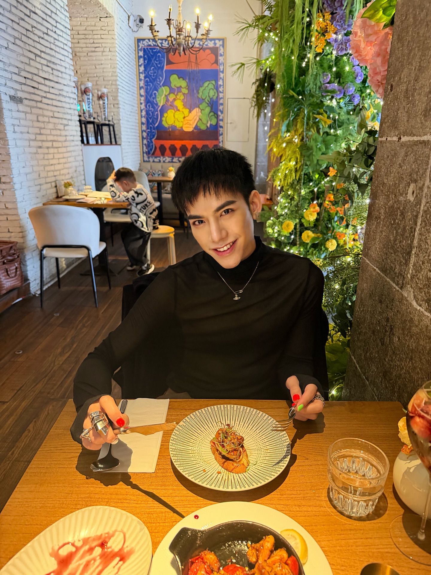 ต้น - ธนษิต จตุรภุช