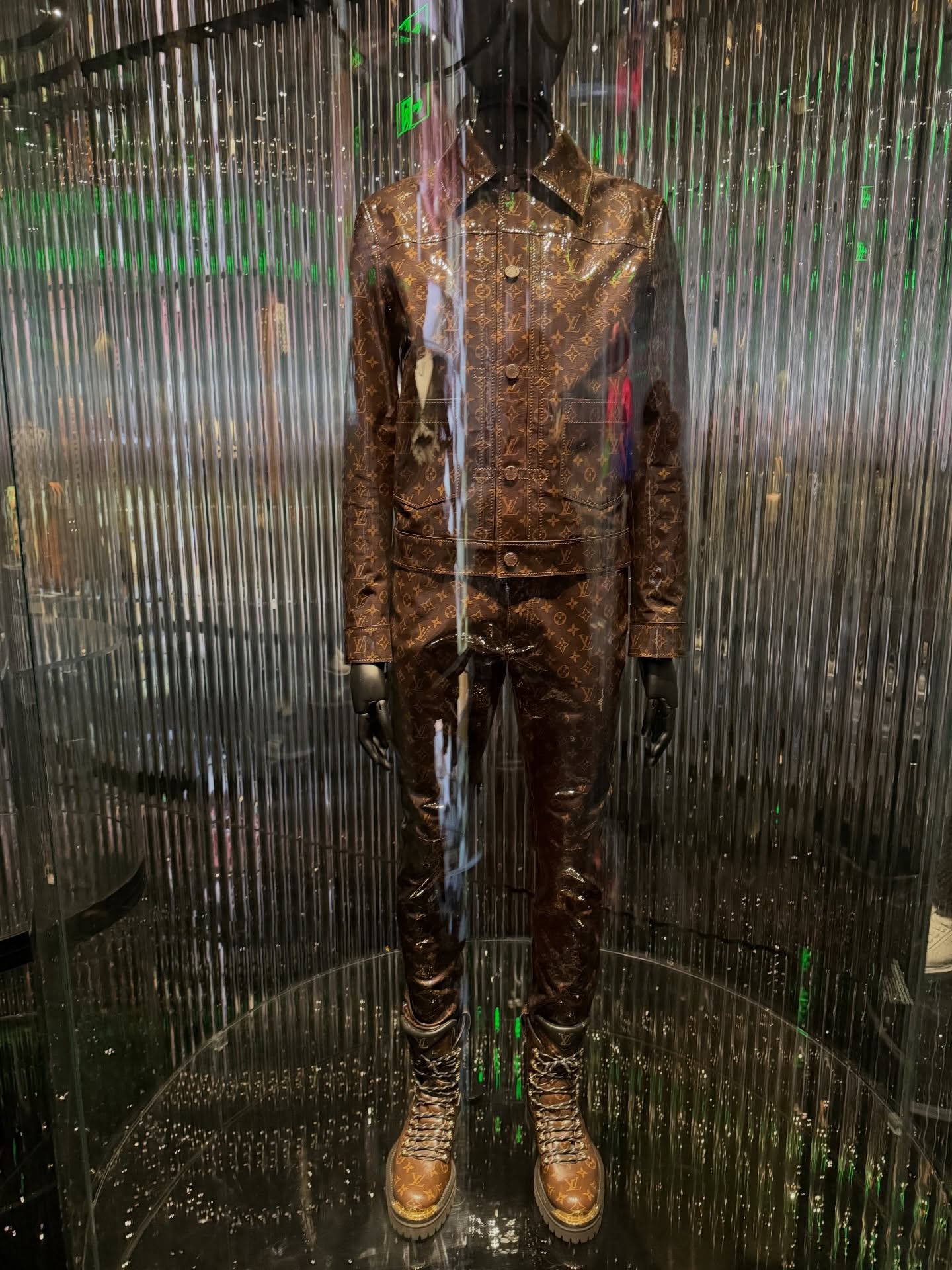 ต้น - ธนษิต จตุรภุช