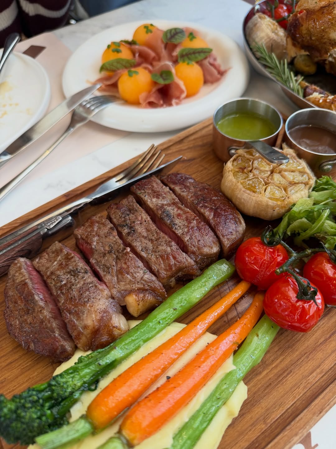 ต้น - ธนษิต จตุรภุช