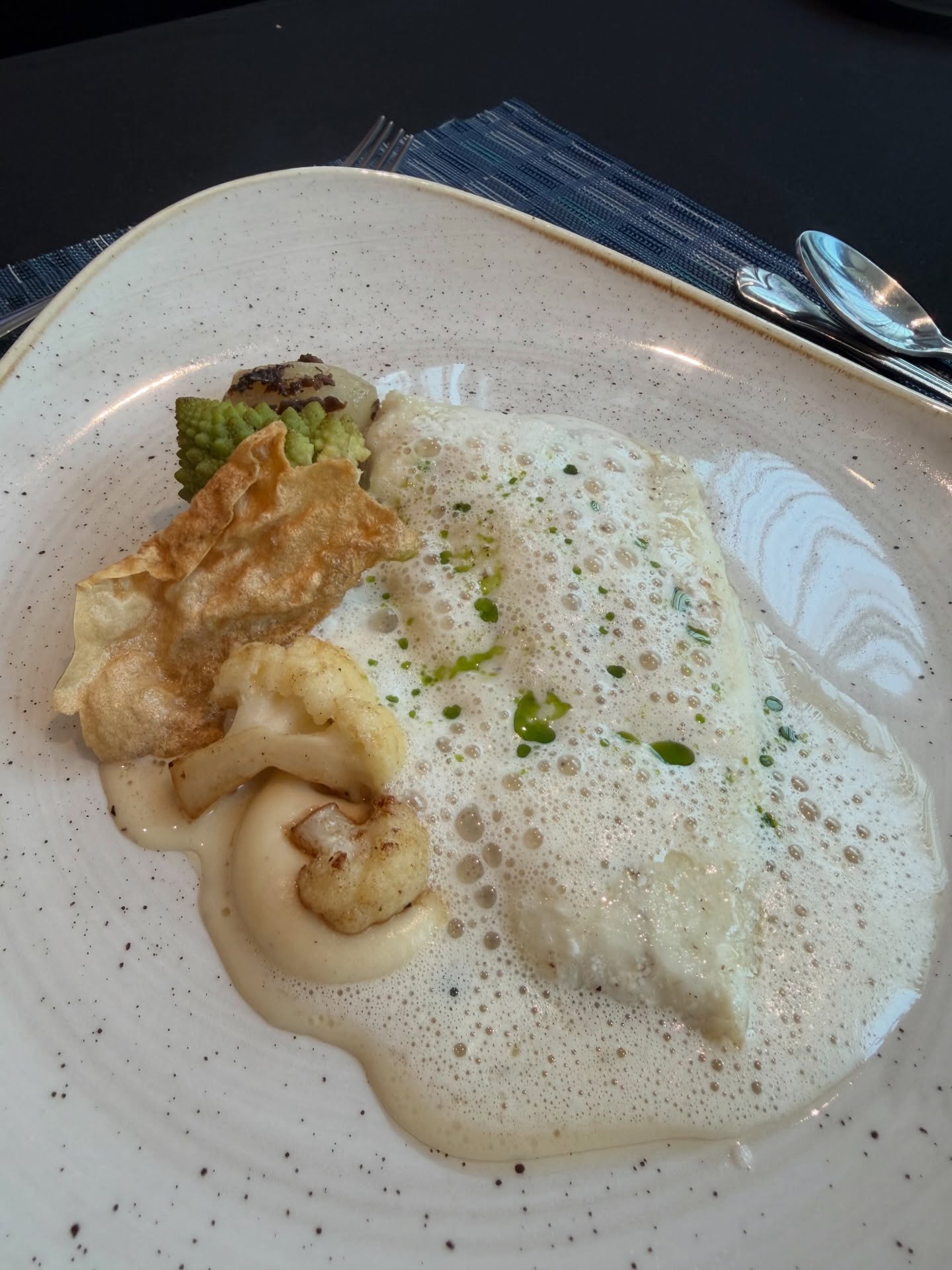 ต้น - ธนษิต จตุรภุช