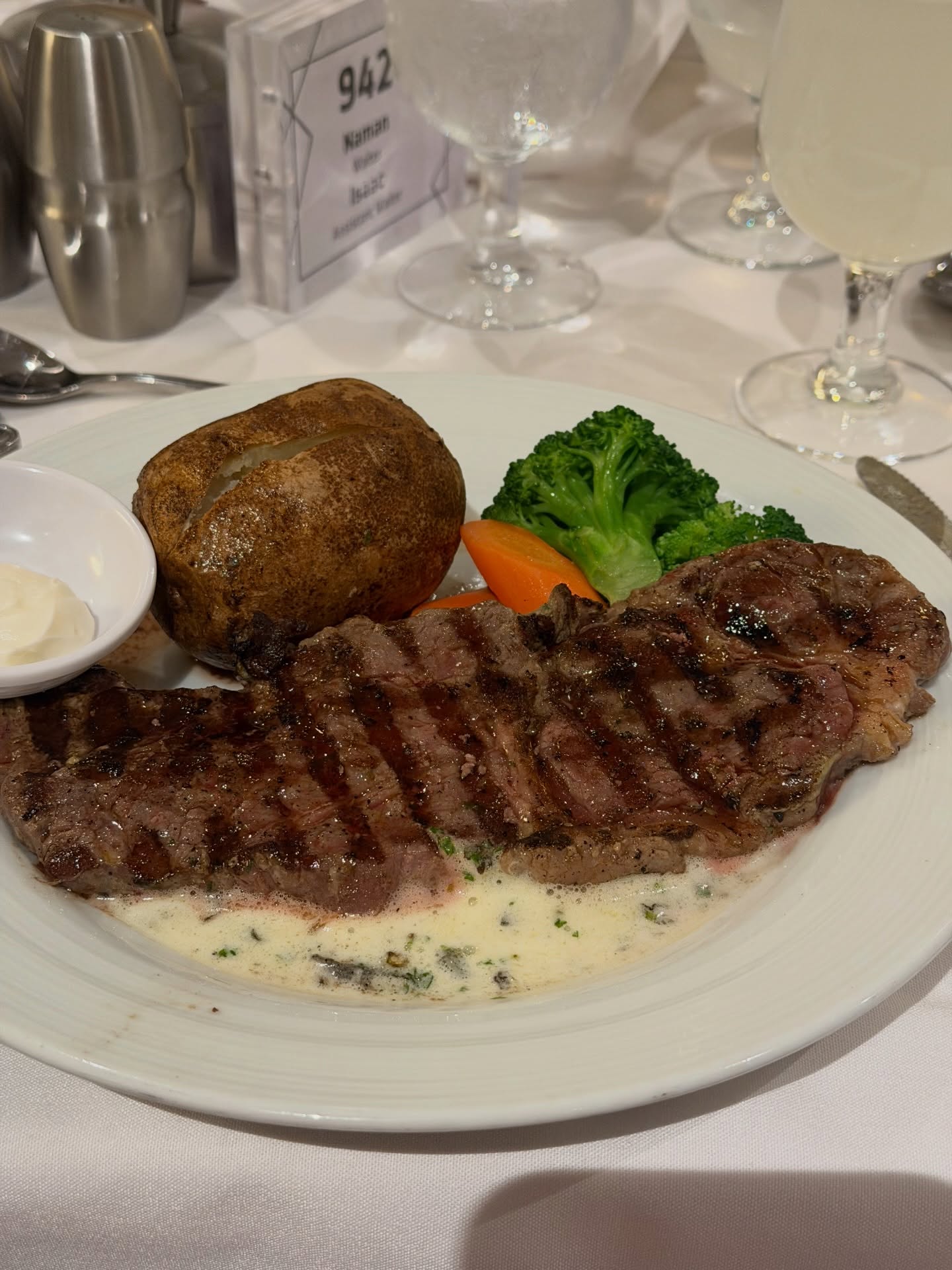 ต้น - ธนษิต จตุรภุช