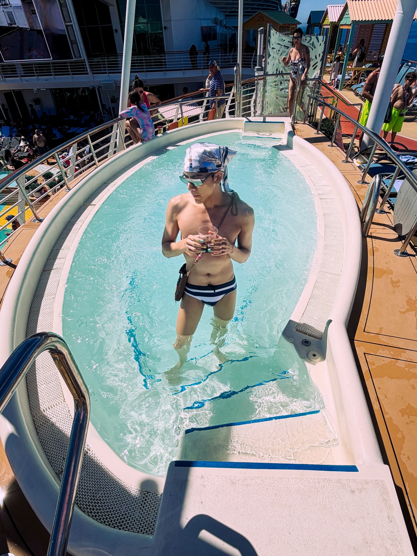 ต้น - ธนษิต จตุรภุช