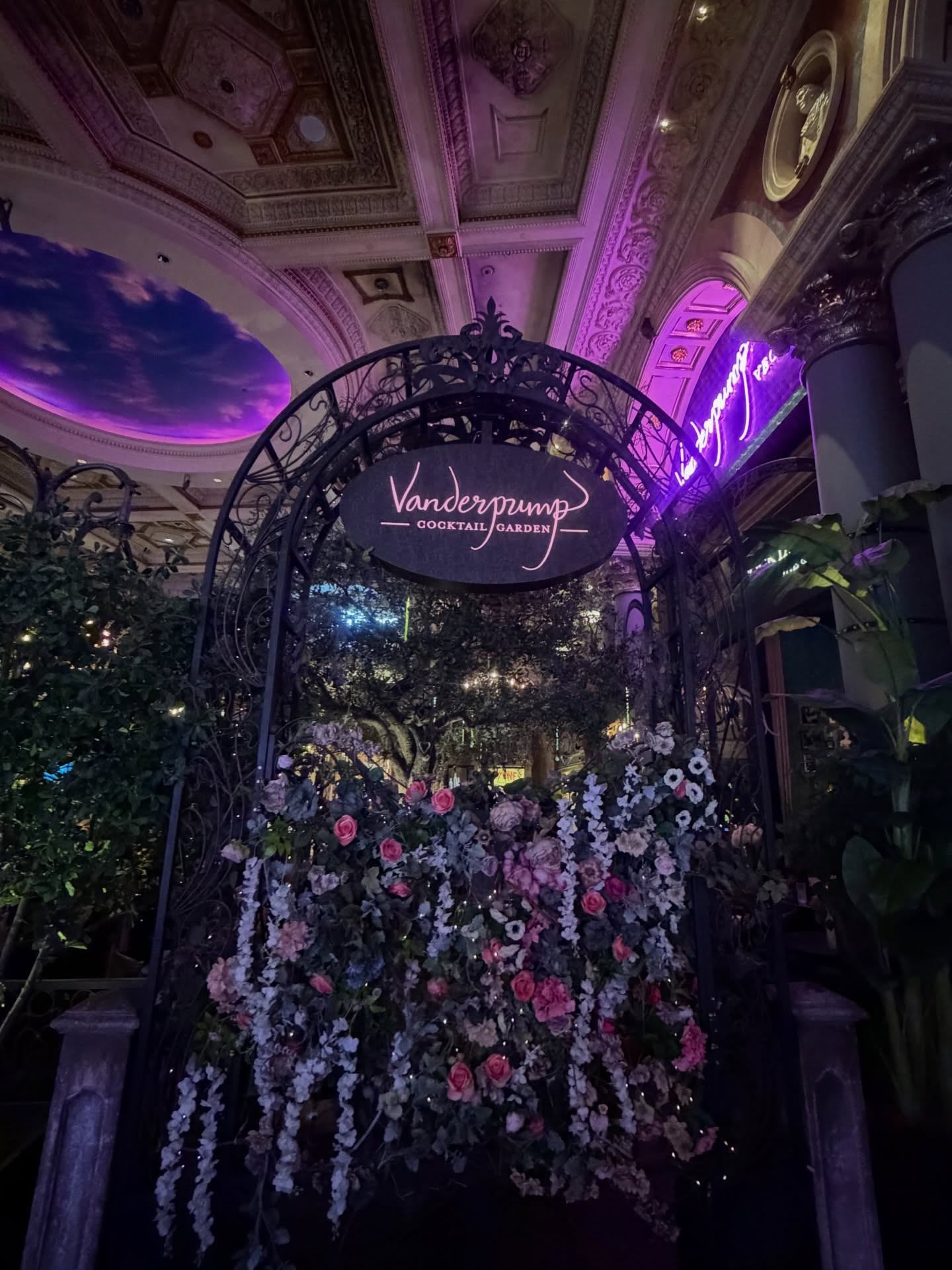 ต้น - ธนษิต จตุรภุช