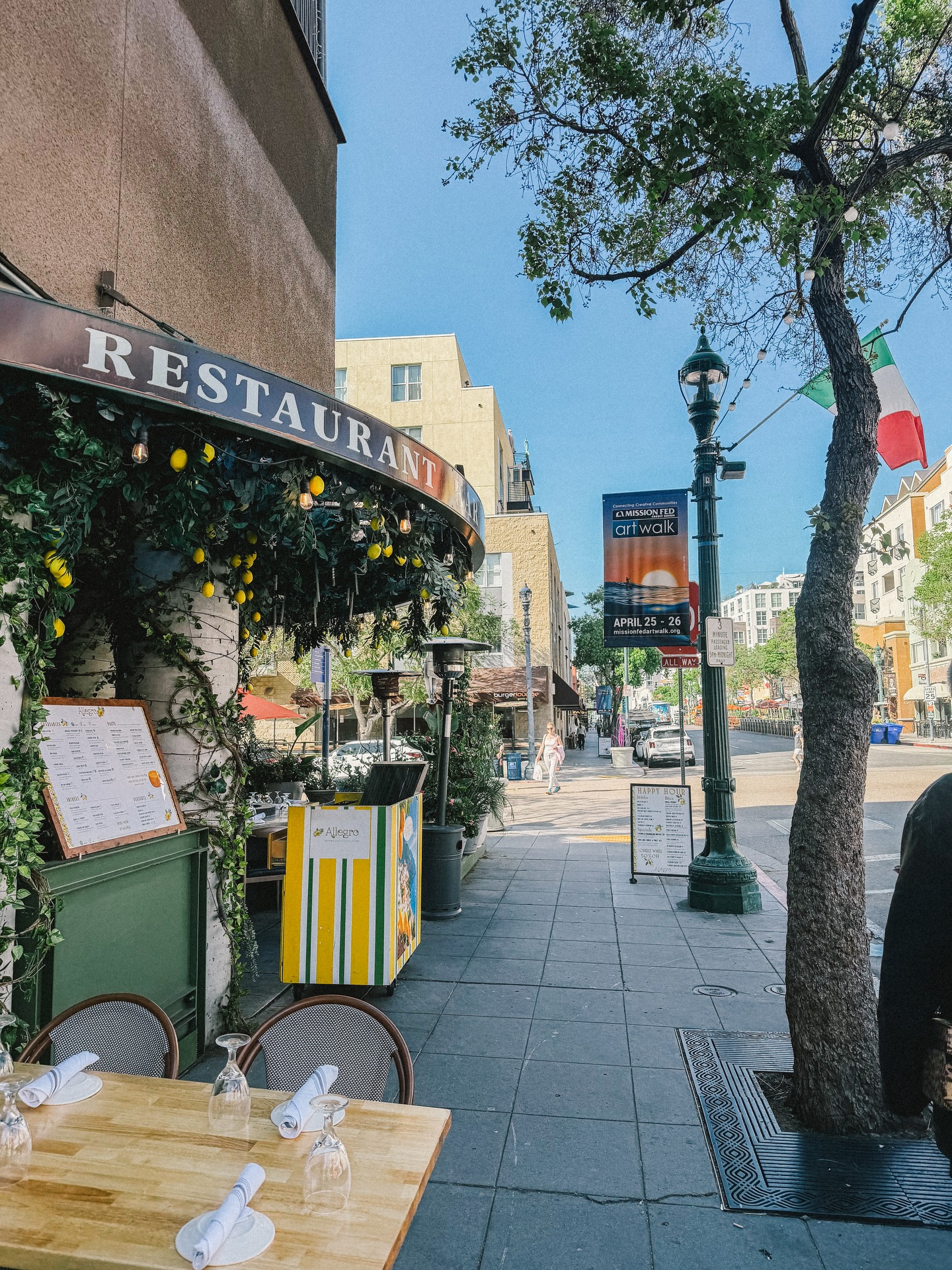 ต้น - ธนษิต จตุรภุช