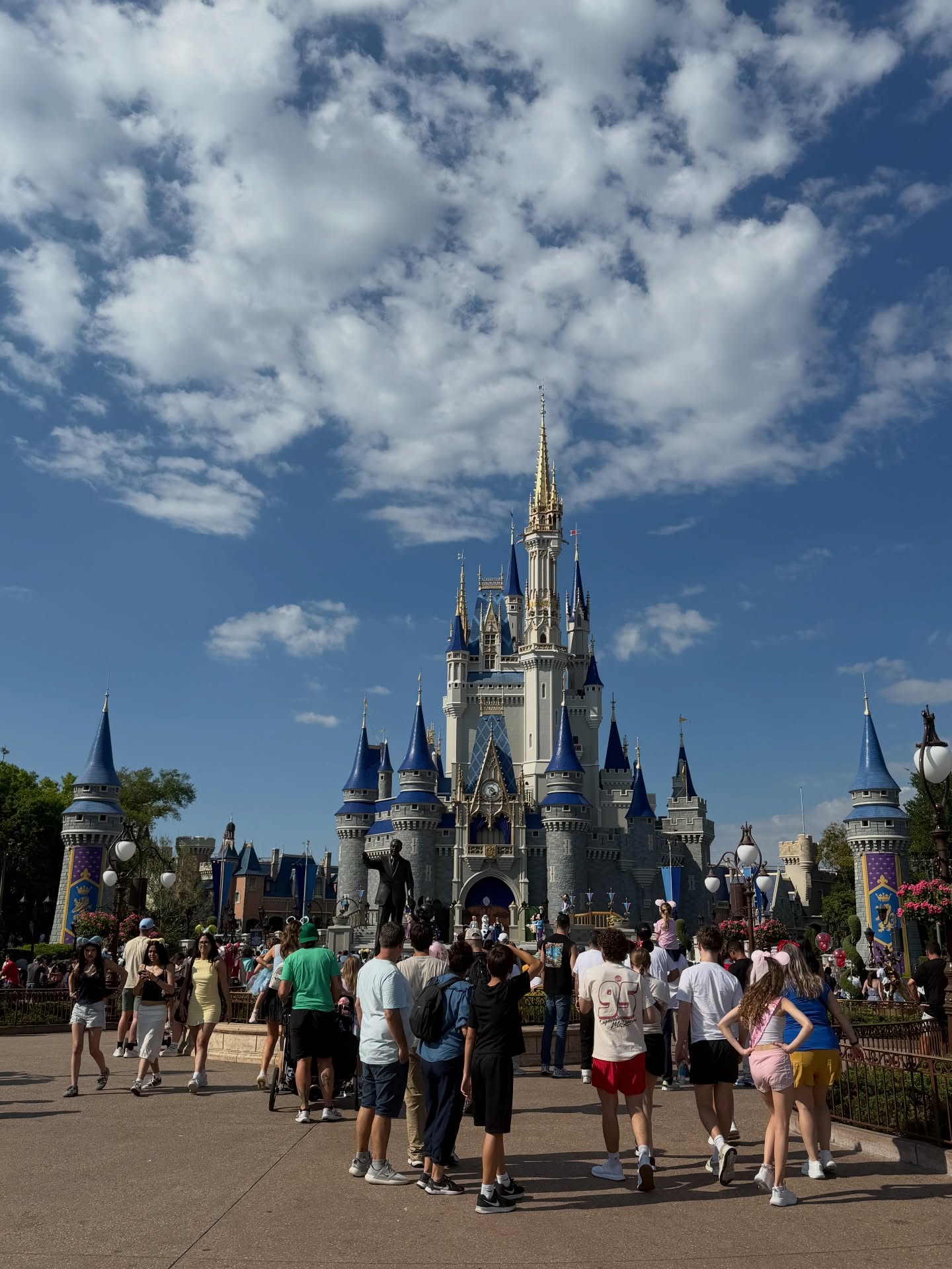 ต้น - ธนษิต จตุรภุช