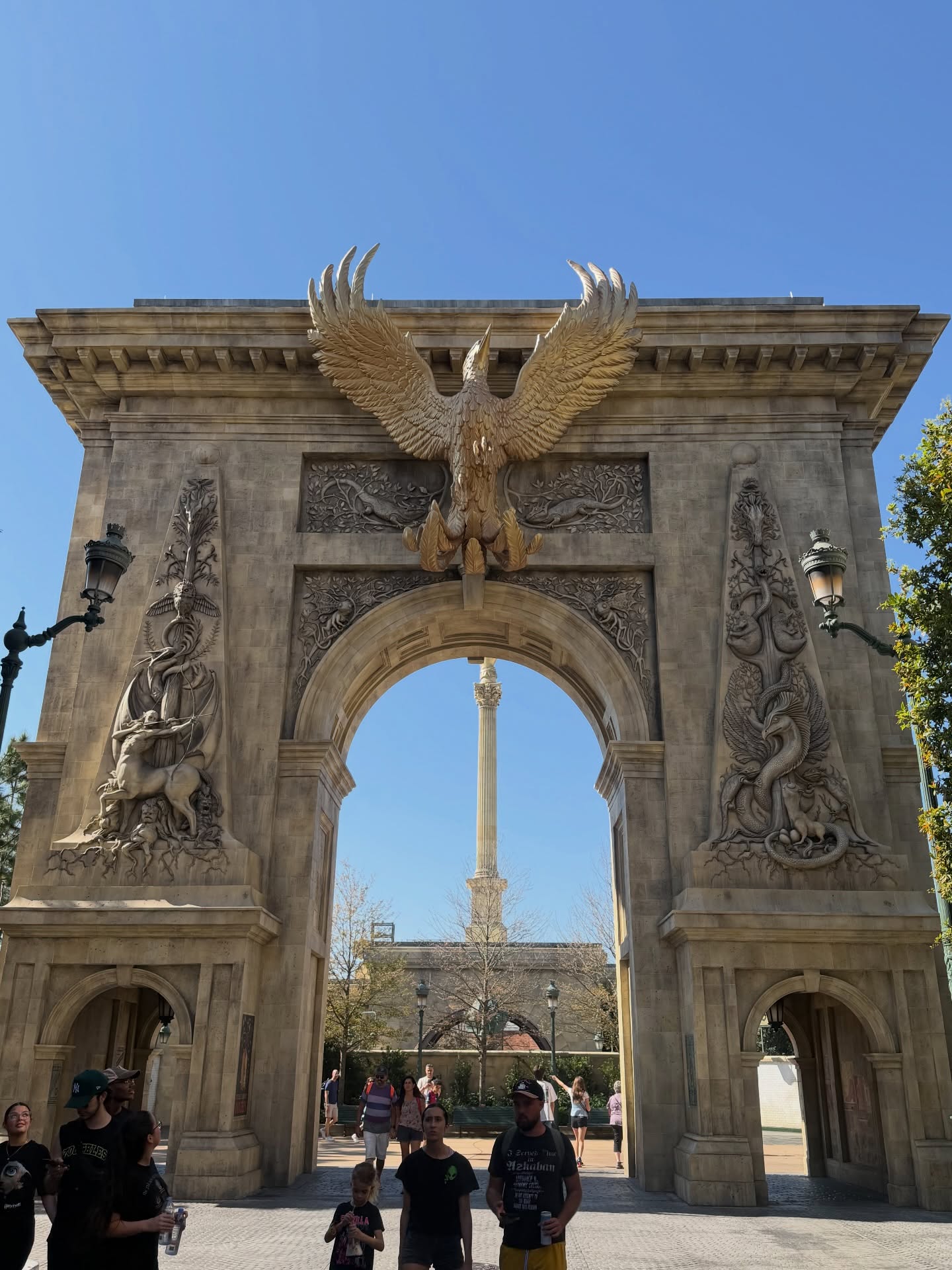 ต้น - ธนษิต จตุรภุช