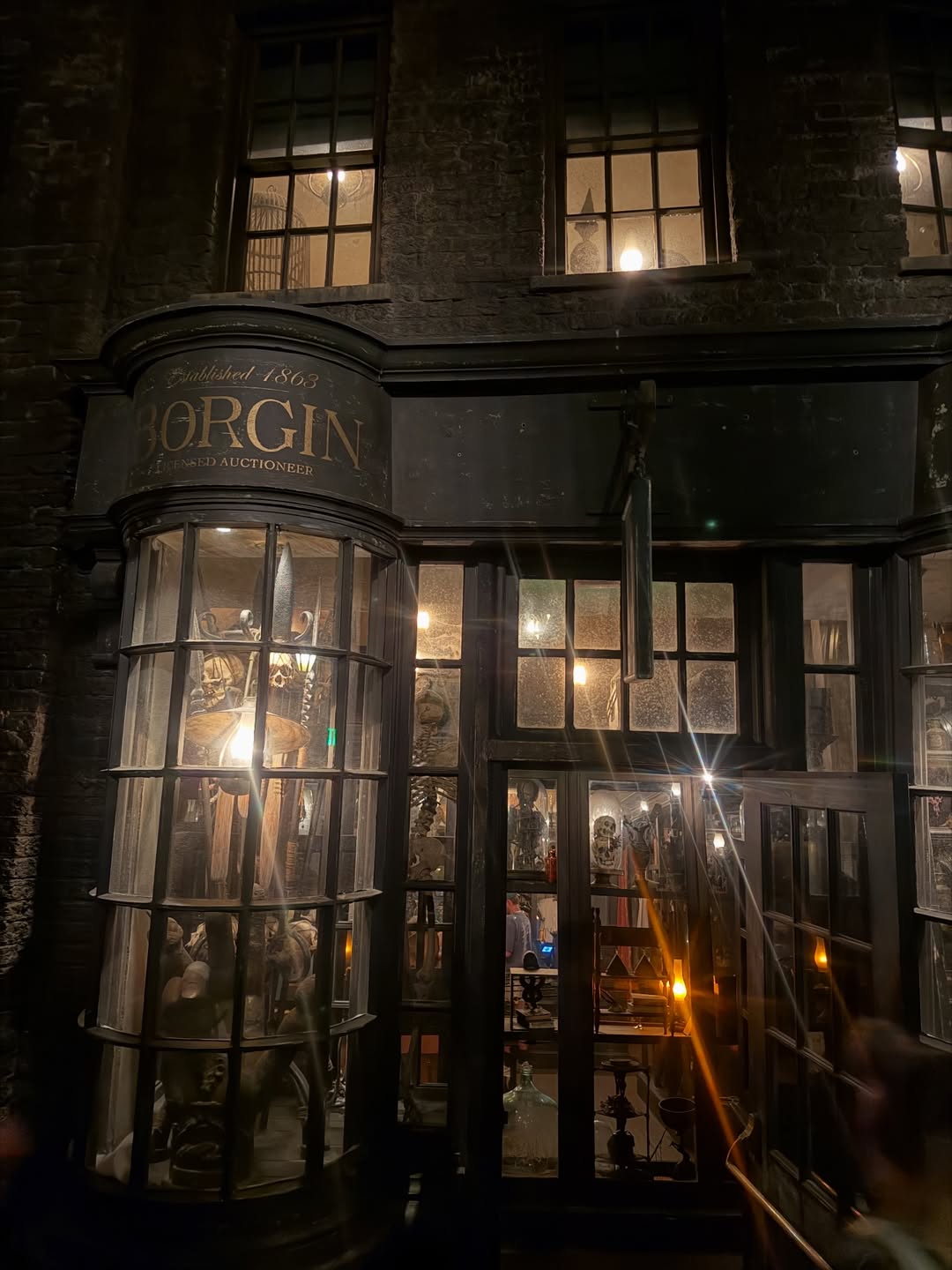 ต้น - ธนษิต จตุรภุช