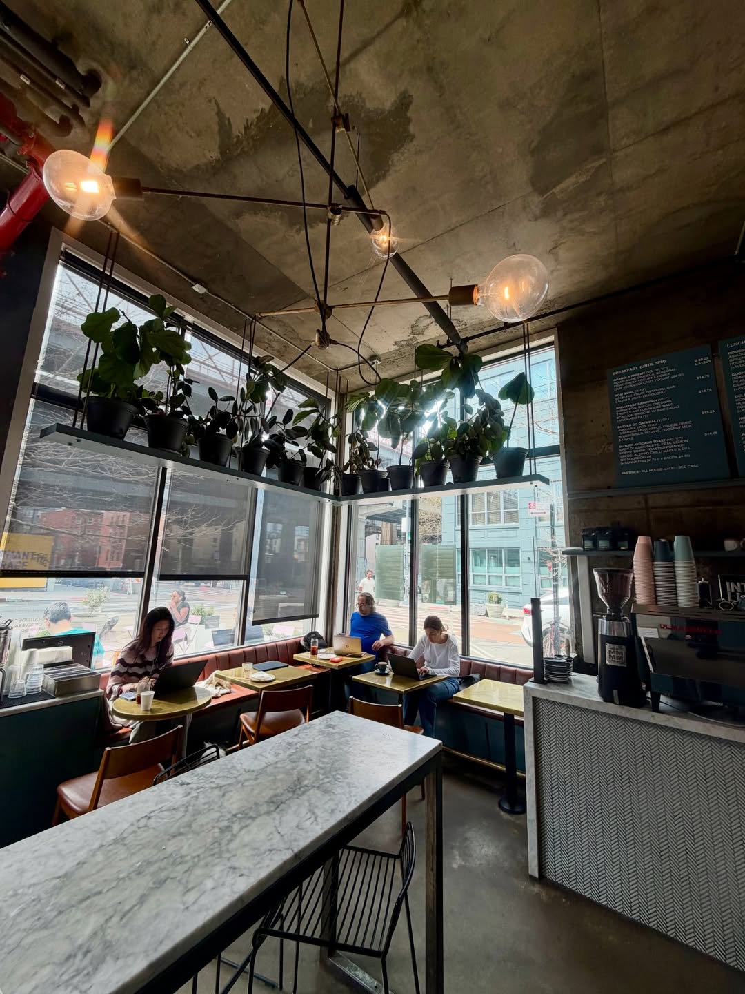 ต้น - ธนษิต จตุรภุช