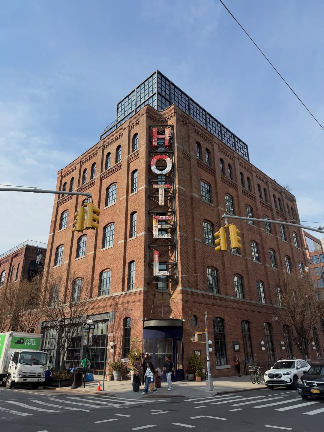 ต้น - ธนษิต จตุรภุช