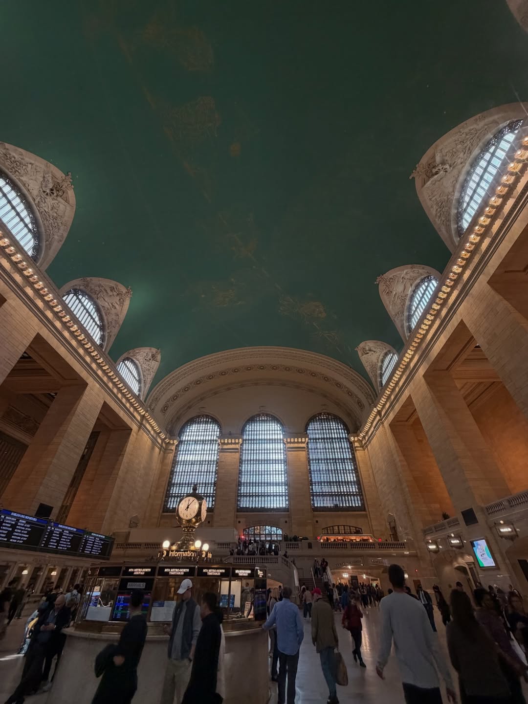 ต้น - ธนษิต จตุรภุช