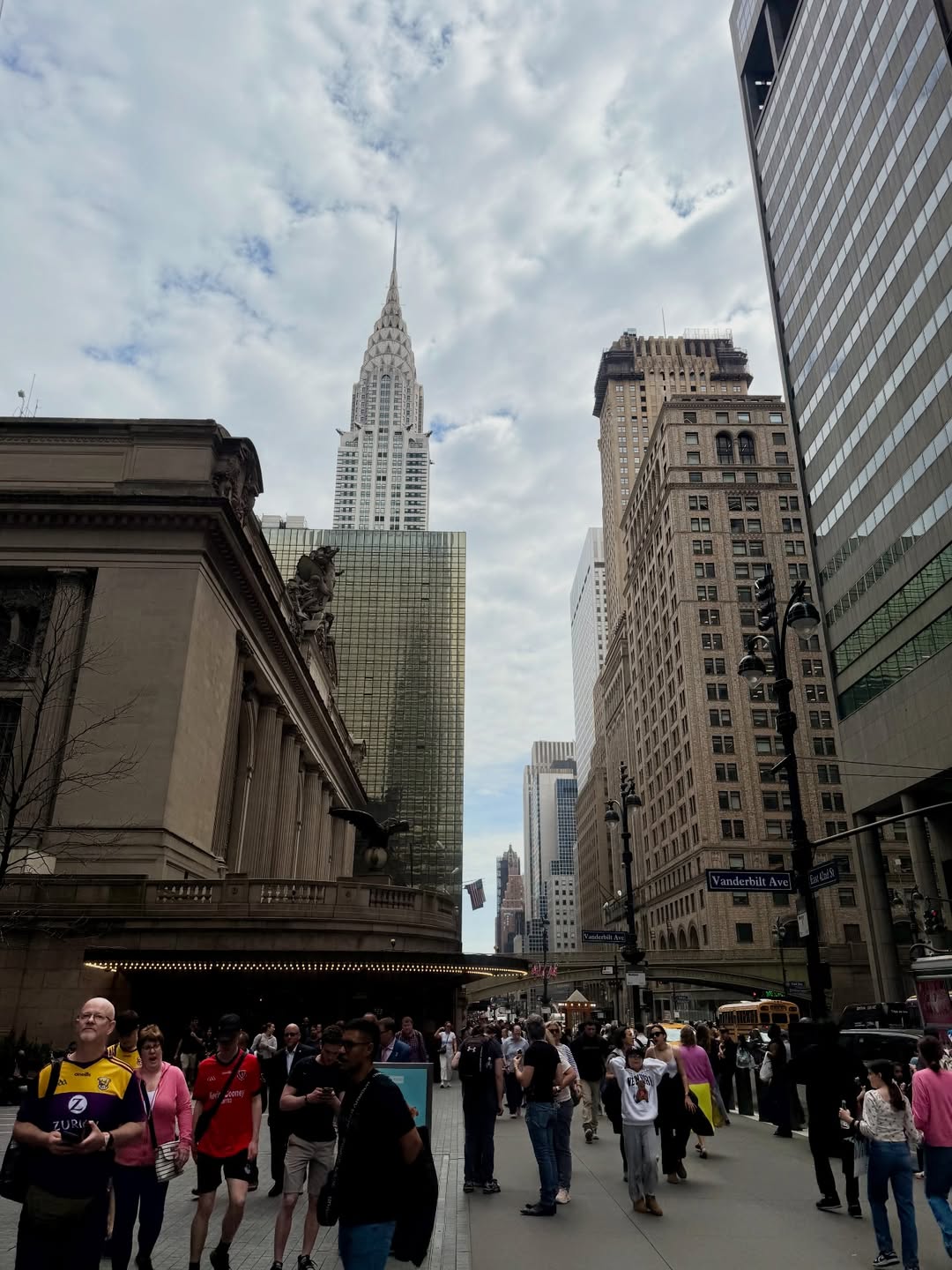 ต้น - ธนษิต จตุรภุช