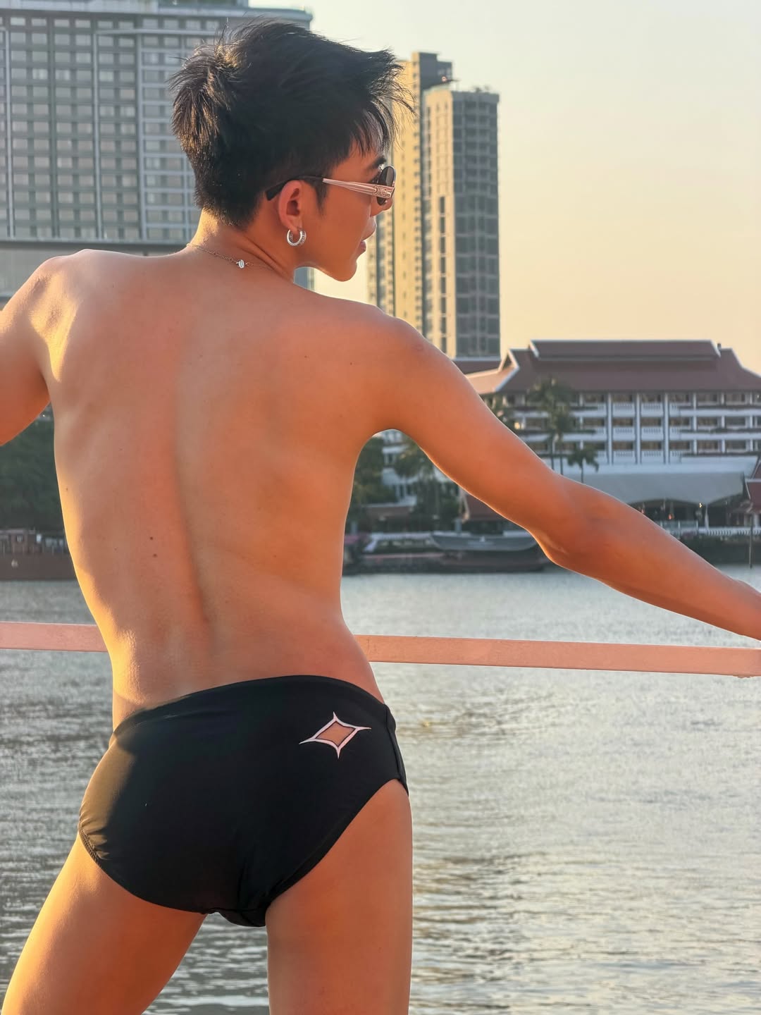 ต้น - ธนษิต จตุรภุช