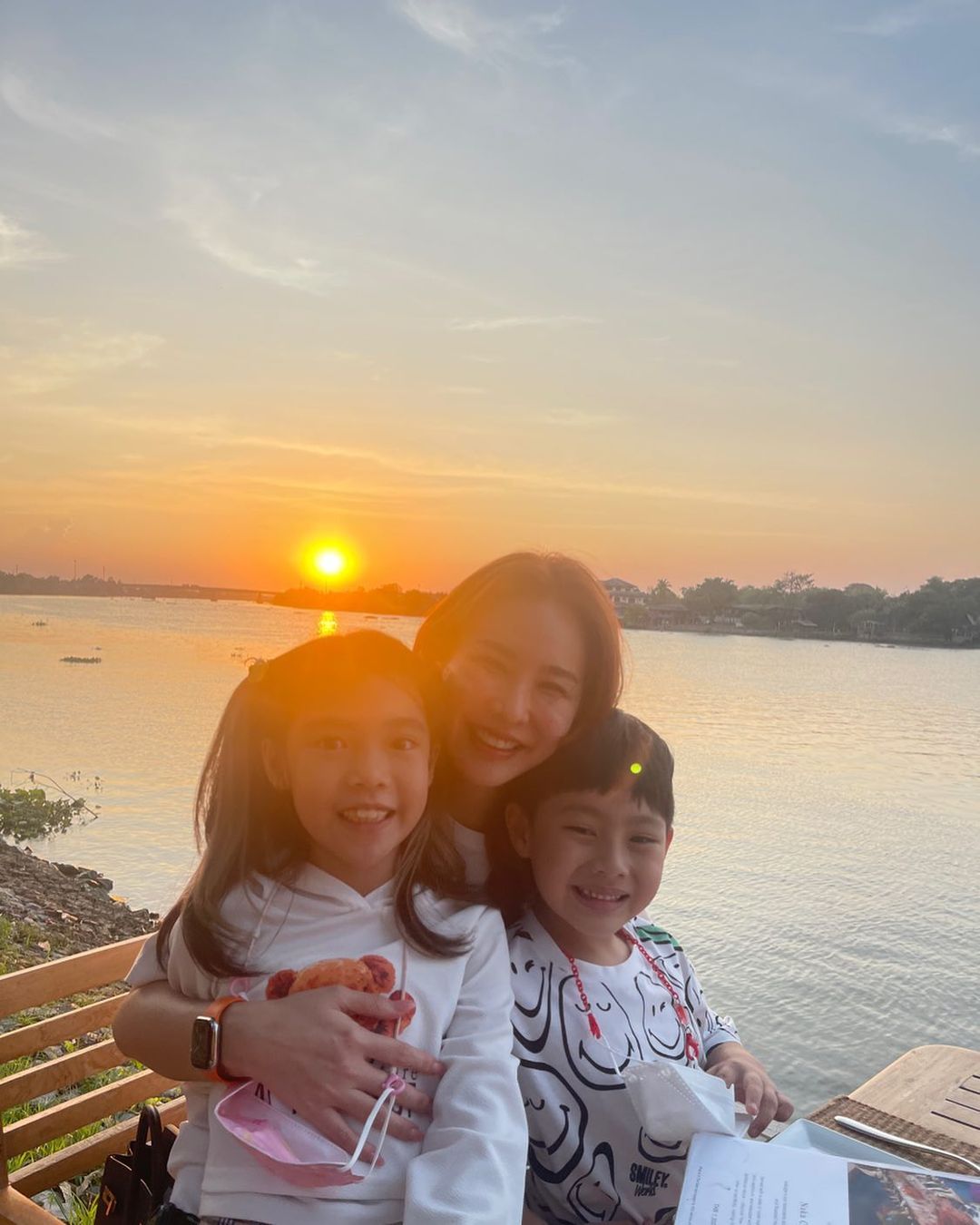 นุ้ย - สุจิรา อรุณพิพัฒน์