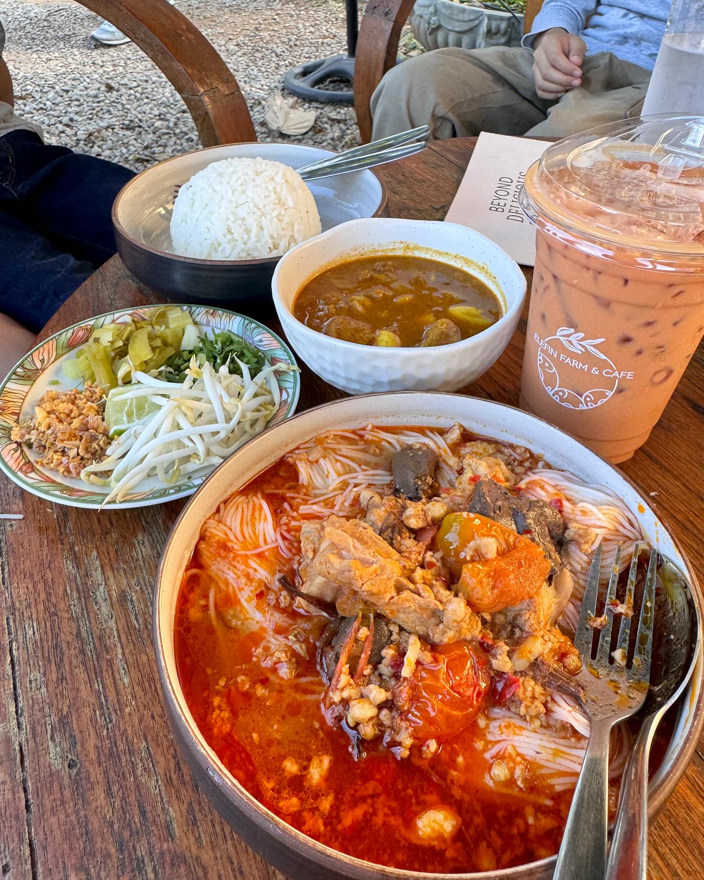 นุ้ย - สุจิรา อรุณพิพัฒน์