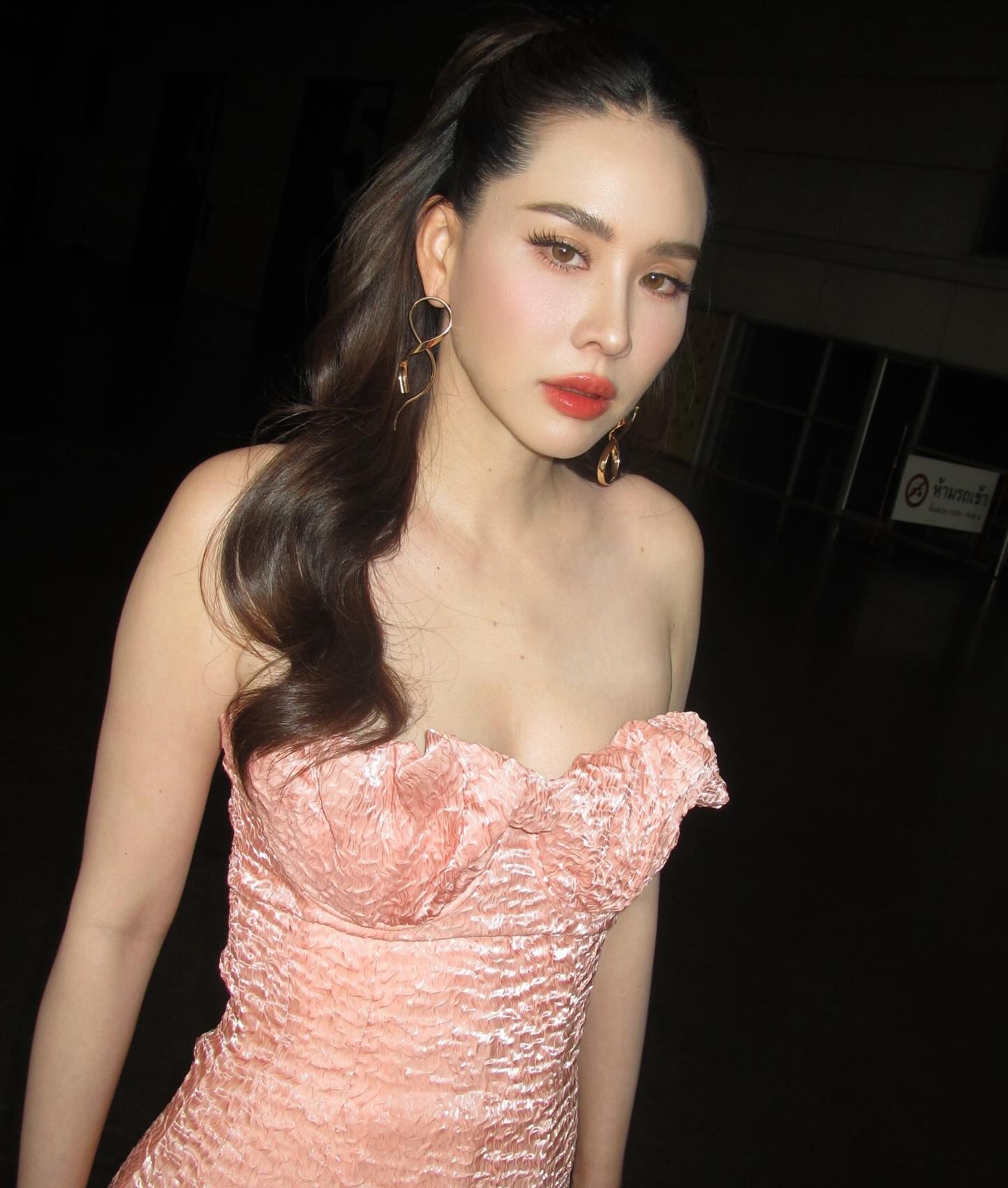 นุ้ย - สุจิรา อรุณพิพัฒน์