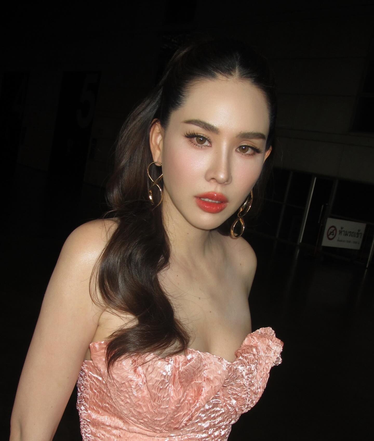 นุ้ย - สุจิรา อรุณพิพัฒน์