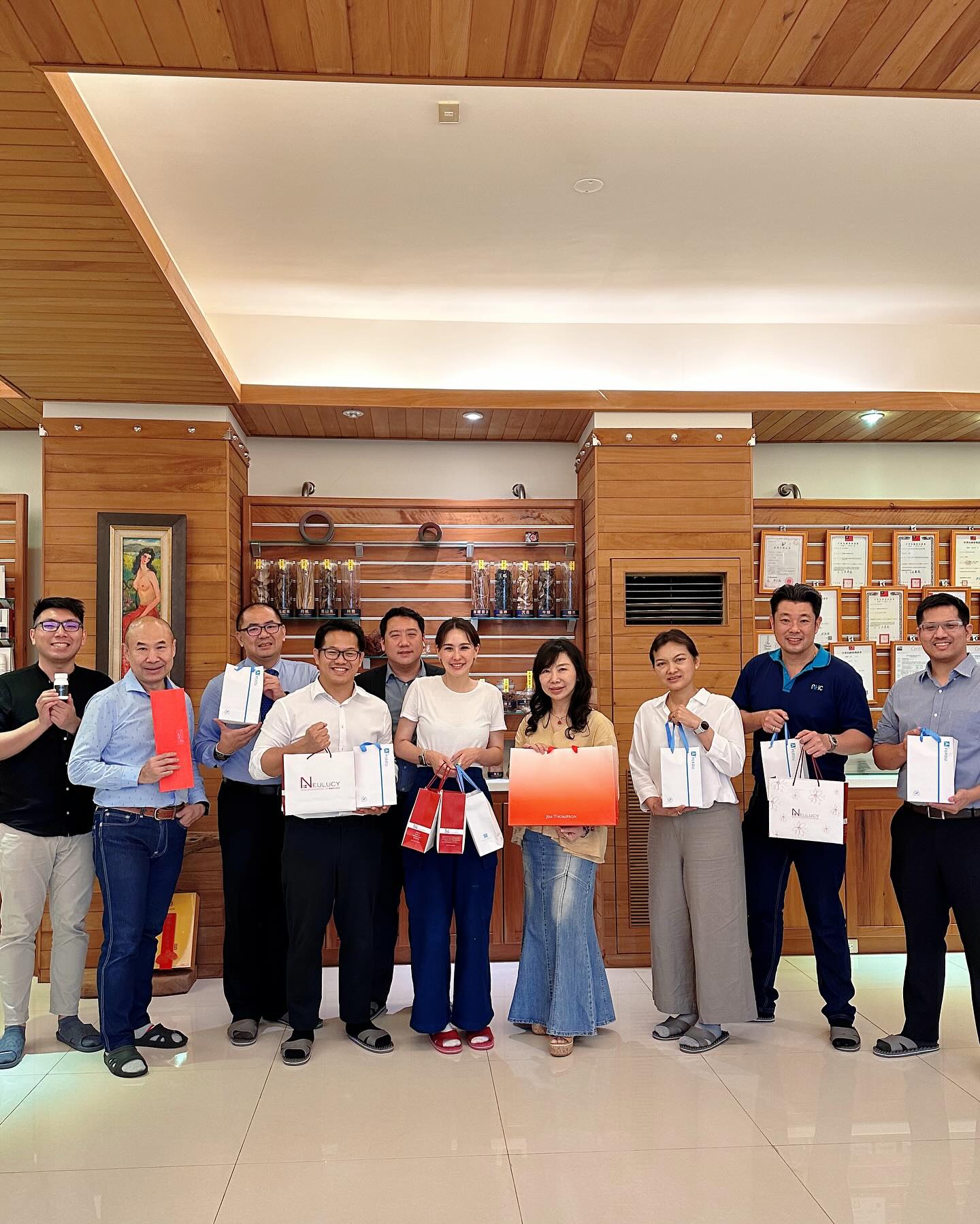 นุ้ย - สุจิรา อรุณพิพัฒน์