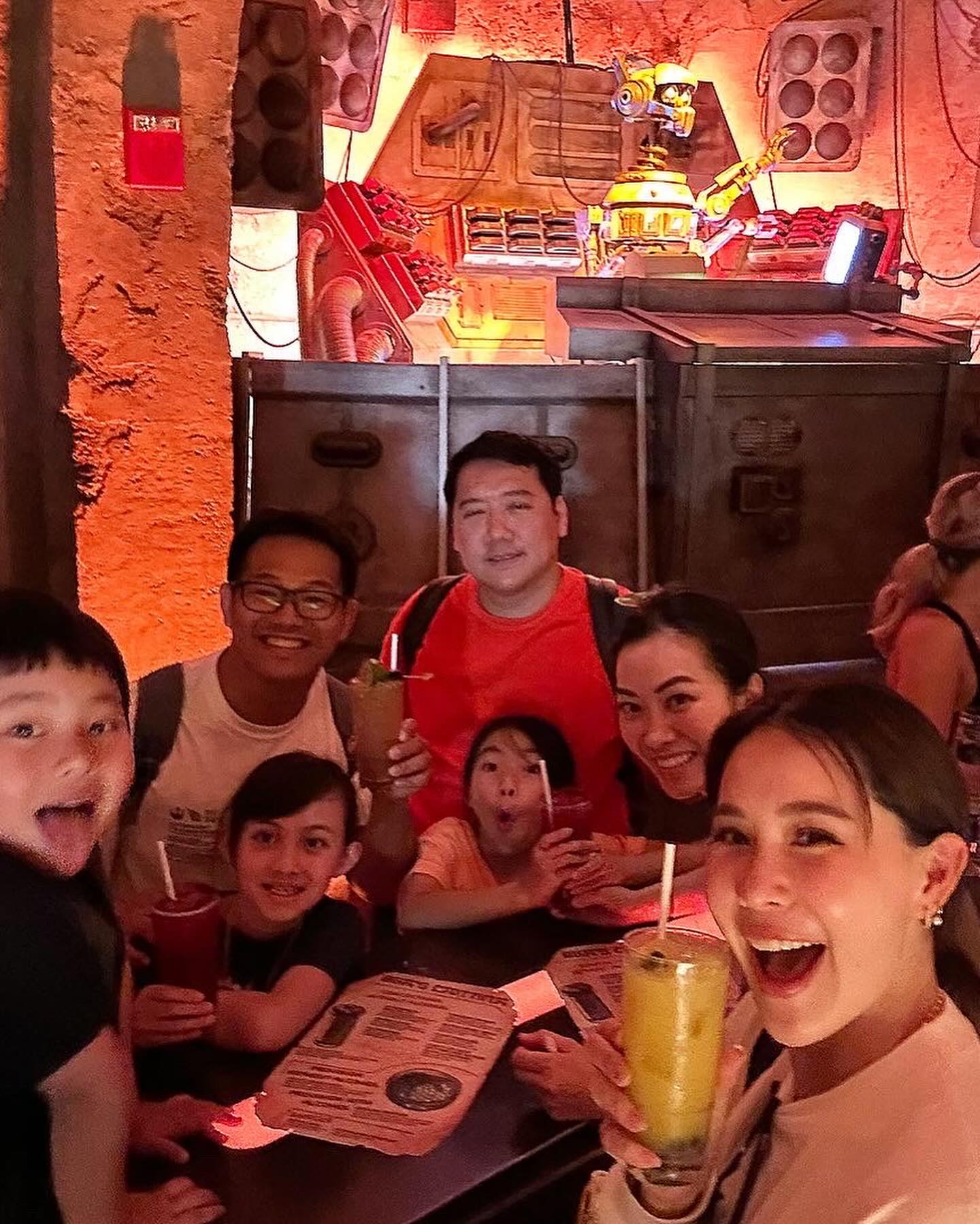 นุ้ย - สุจิรา อรุณพิพัฒน์