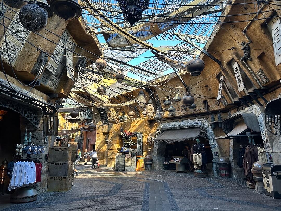 นุ้ย - สุจิรา อรุณพิพัฒน์