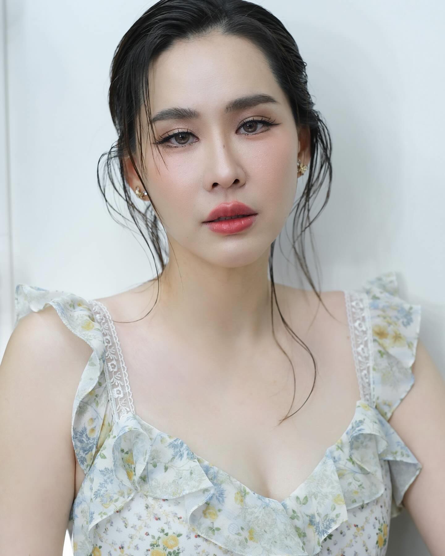 นุ้ย - สุจิรา อรุณพิพัฒน์