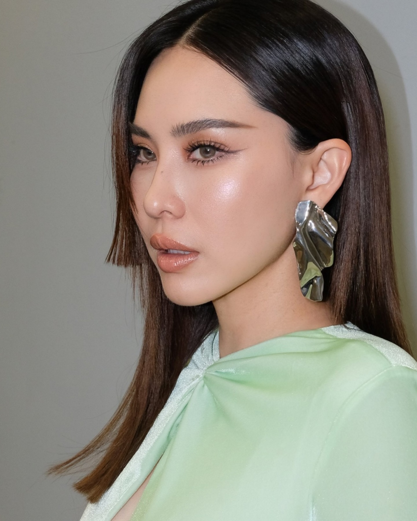 นุ้ย - สุจิรา อรุณพิพัฒน์