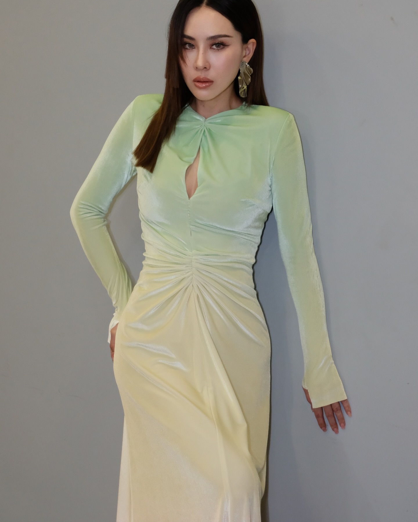 นุ้ย - สุจิรา อรุณพิพัฒน์